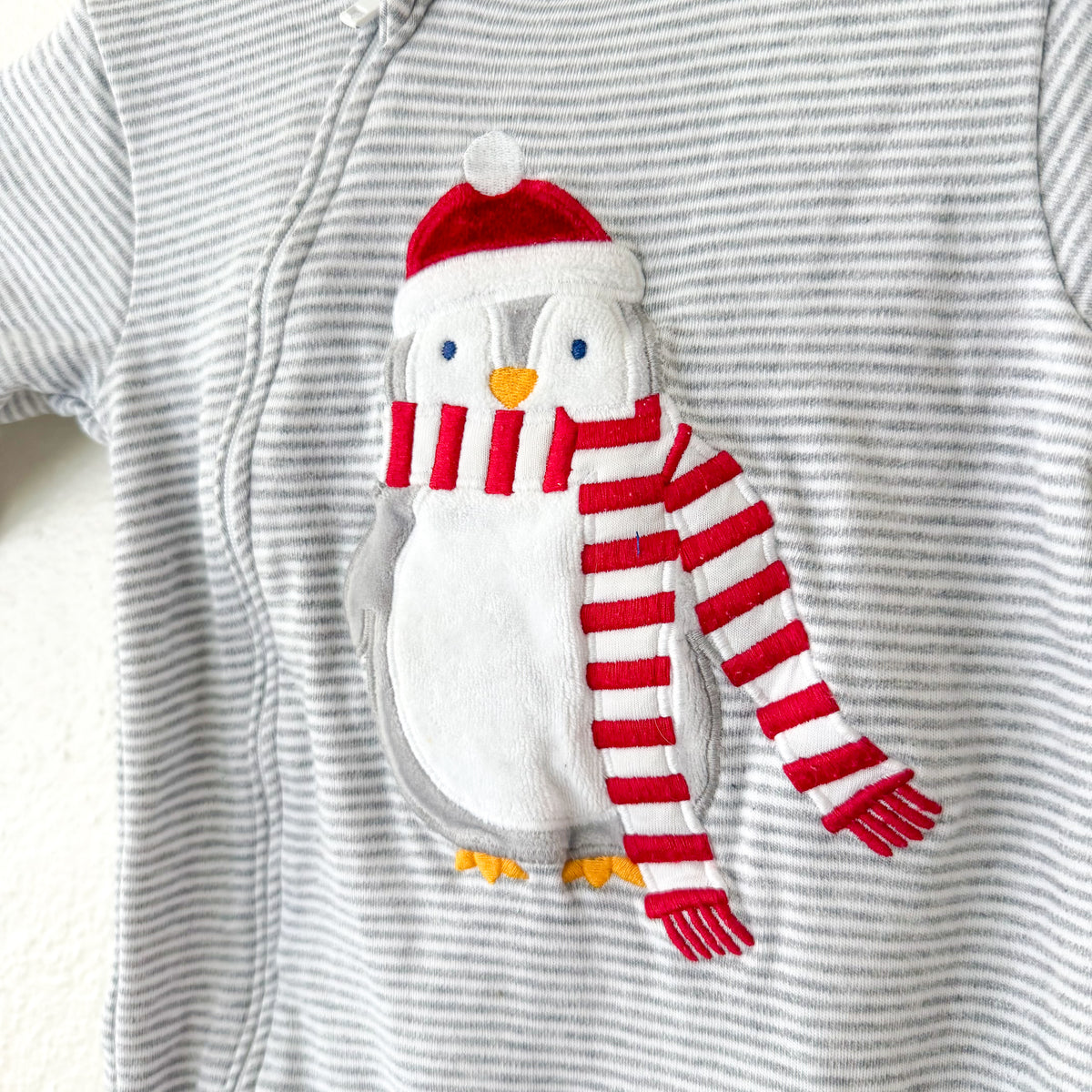 JoJo Maman Bébé Winter Penguin Appliqué Grey Stripe 2-Way Zip Footed Sleeper | 9-12m