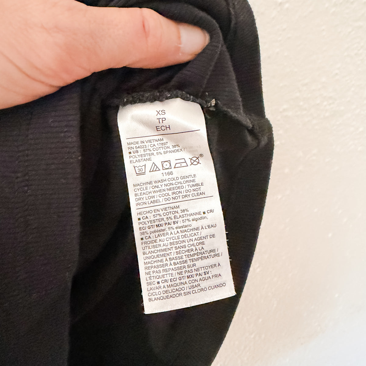 Old Navy Maternity First Layer Scoop-Neck Ribbed Tank Top in Black Jack | XS
