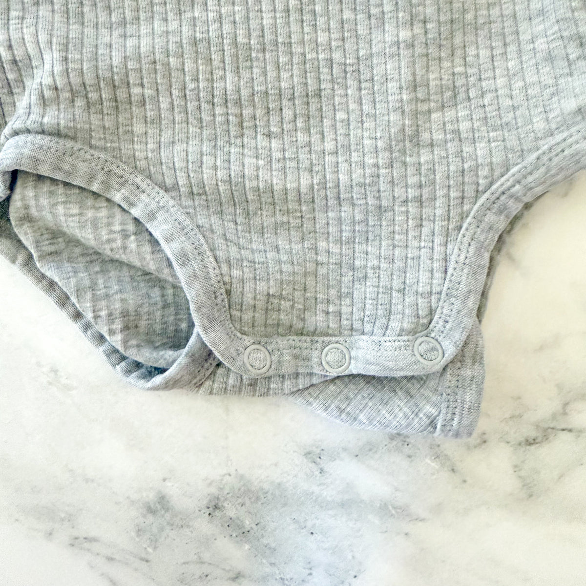 H&M Basics Heather Grey Ribbed Cotton Long Sleeve Bodysuit | 9-12m