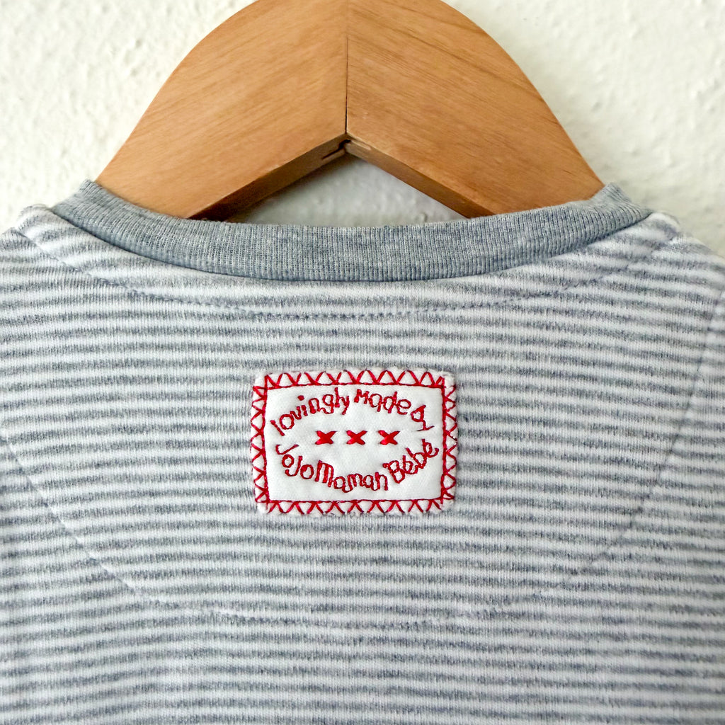 JoJo Maman Bébé Winter Penguin Appliqué Grey Stripe 2-Way Zip Footed Sleeper | 9-12m
