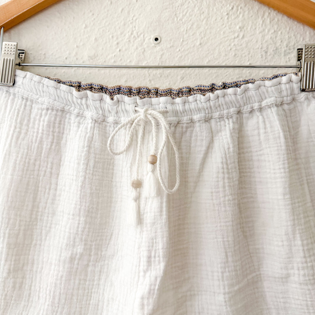 Faherty White Dream Cotton Gauze Beach Shorts in White | S