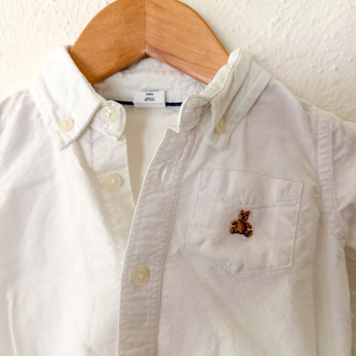 Gap White Cotton Teddy Bear Oxford Button-Down Long Sleeve Bodysuit | 6-12m