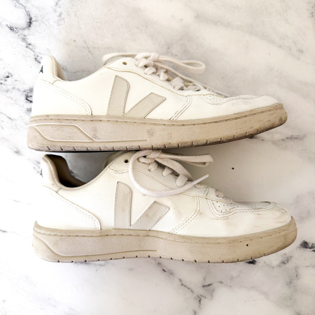On Cloud Women’s Cloud 5 Sneakers in Terry/Glacier White | 6.5