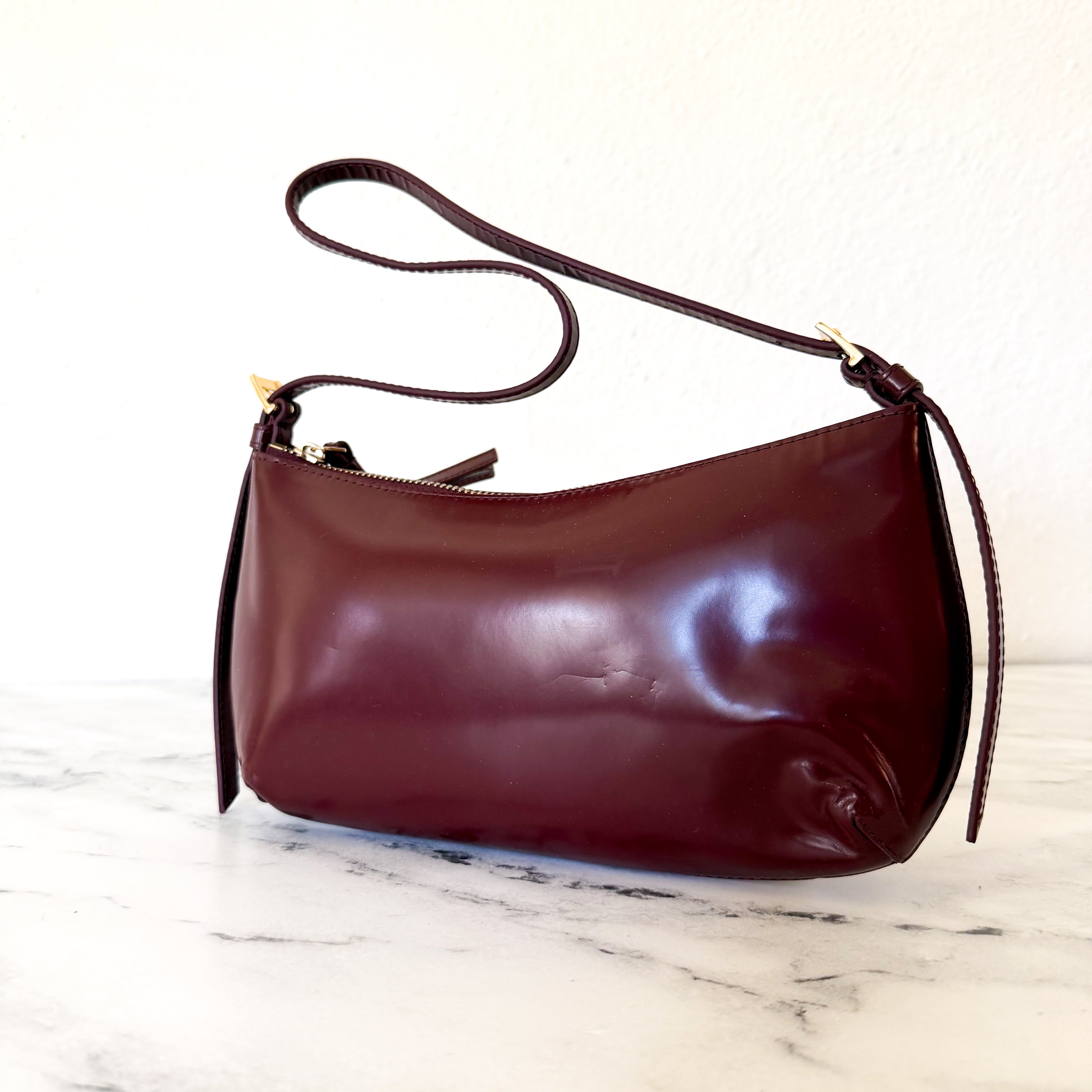& Other Stories Sleek Leather Shoulder Bag in Burgundy Oxblood