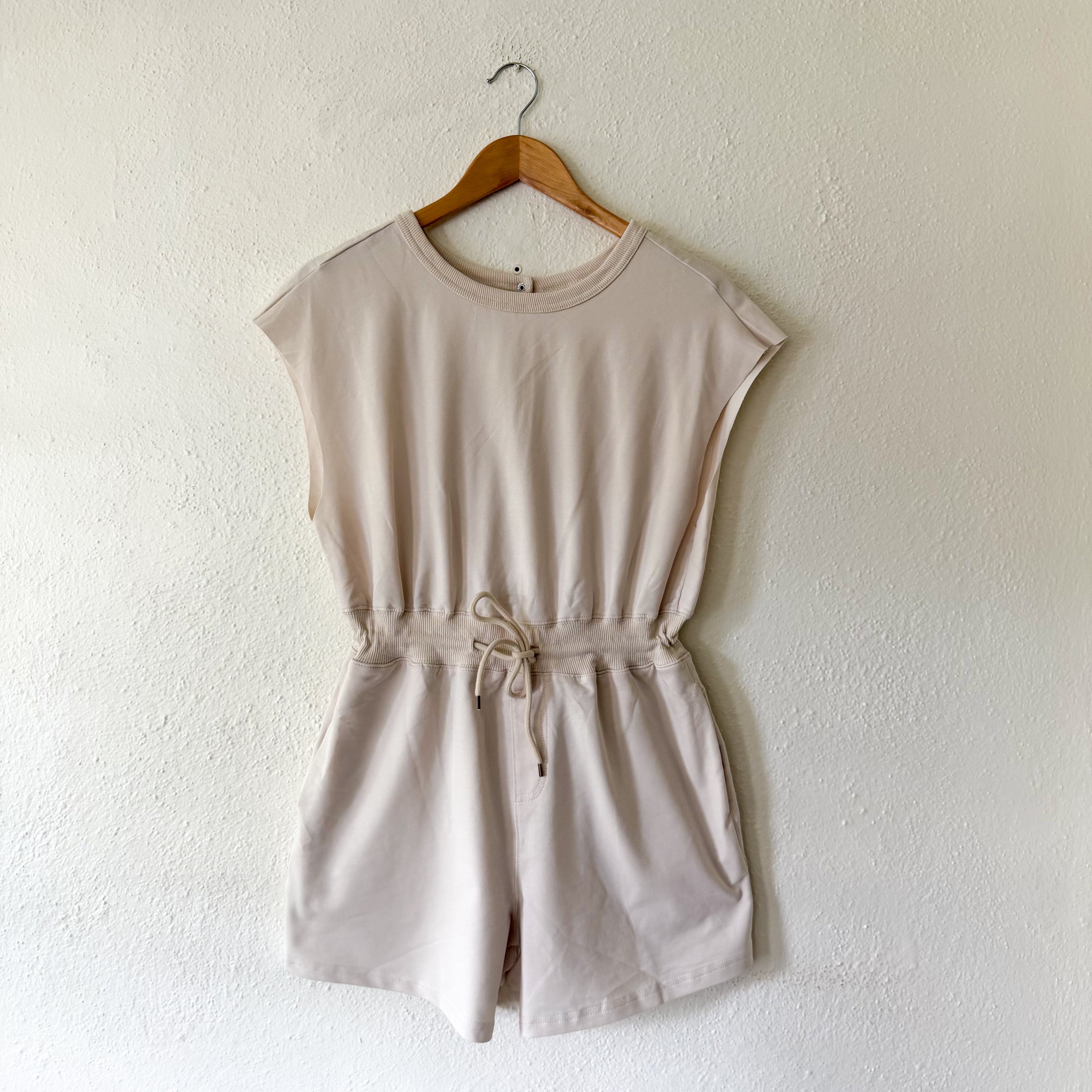 Womens Cream Throw & Go Shortsie Dupe Knit Muscle Sleeve Top Romper | S