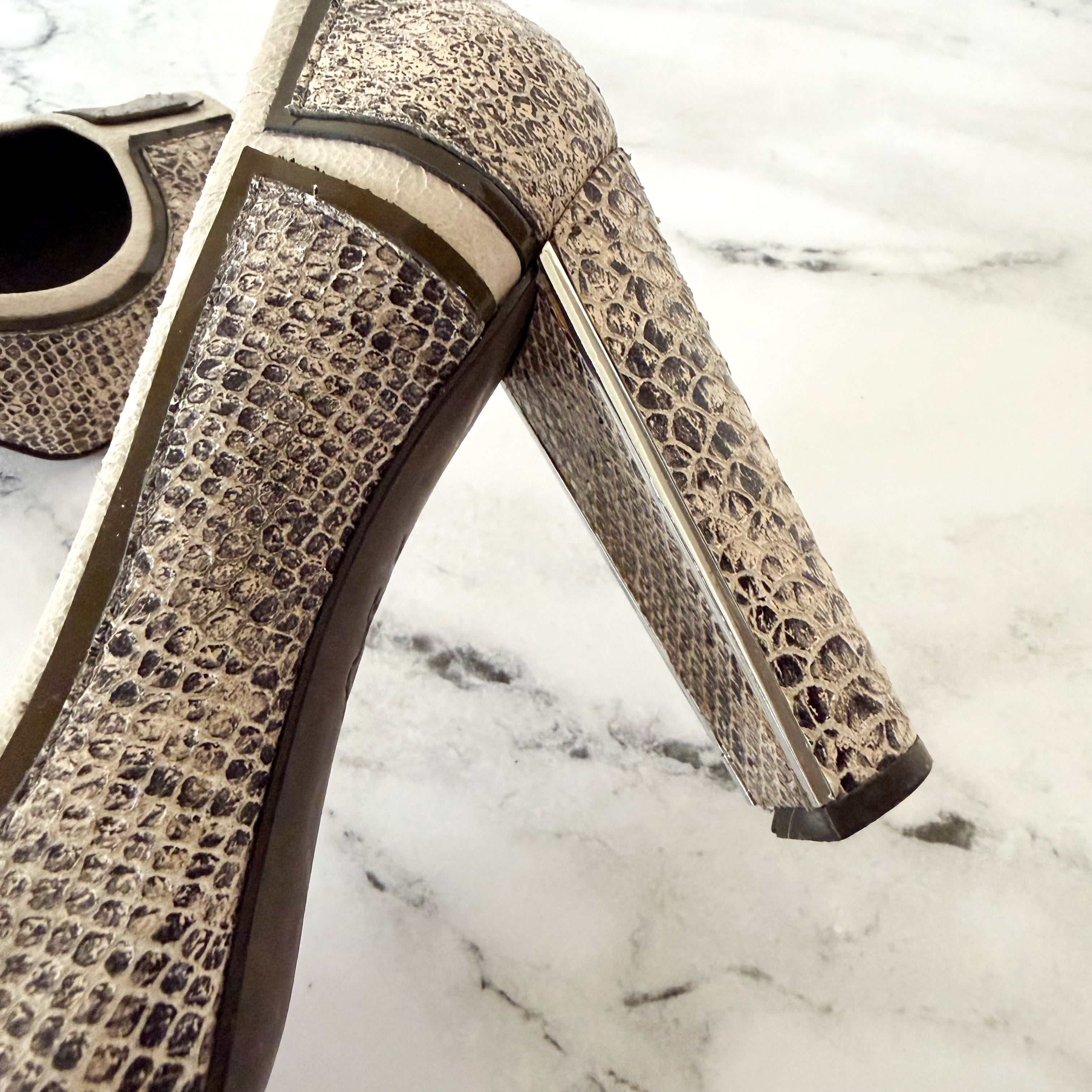 Tory Burch Matilda Pitone Rocha Snake Embossed Leather Block Peep Toe Heels | 6