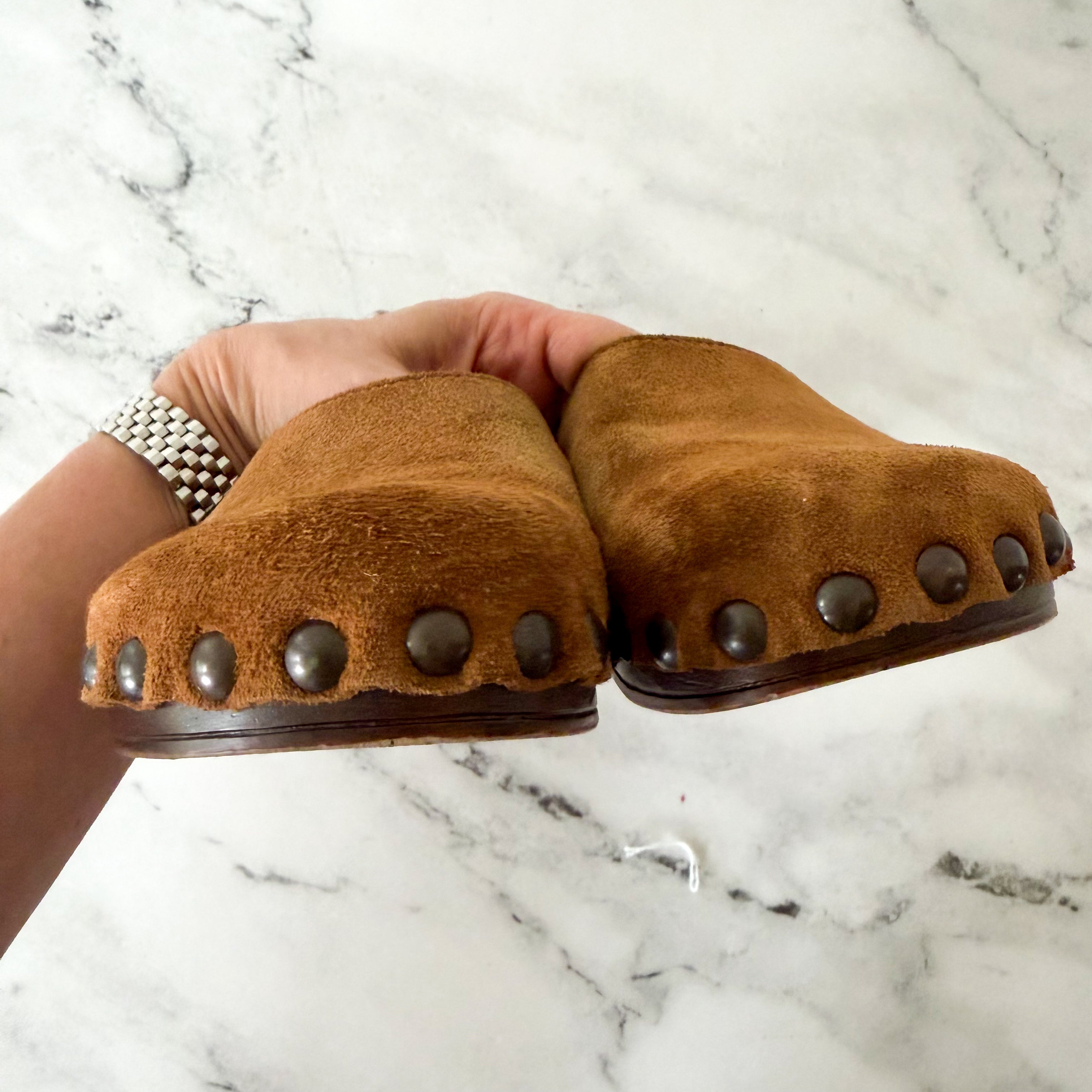 Dolce Vita Alanis Flat Studded Mule Clog in Chestnut Suede | sz 37/6.5
