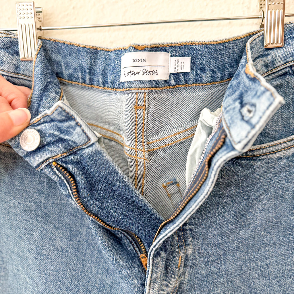 & Other Stories "Favourite Cut" Straight Leg Medium Wash Denim | 24