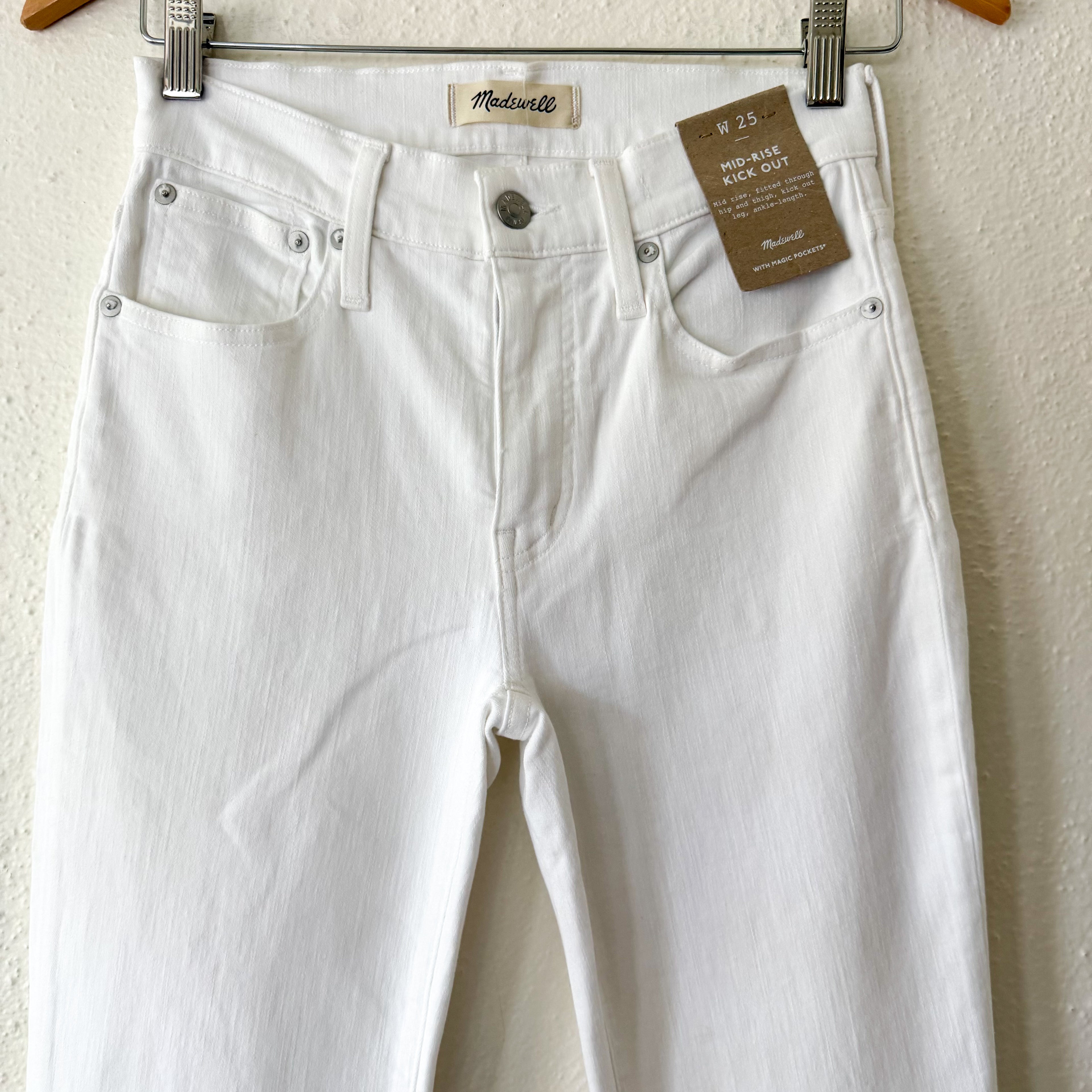 Madewell Mid-Rise Kick Out Crop Jeans in Pure White | 25