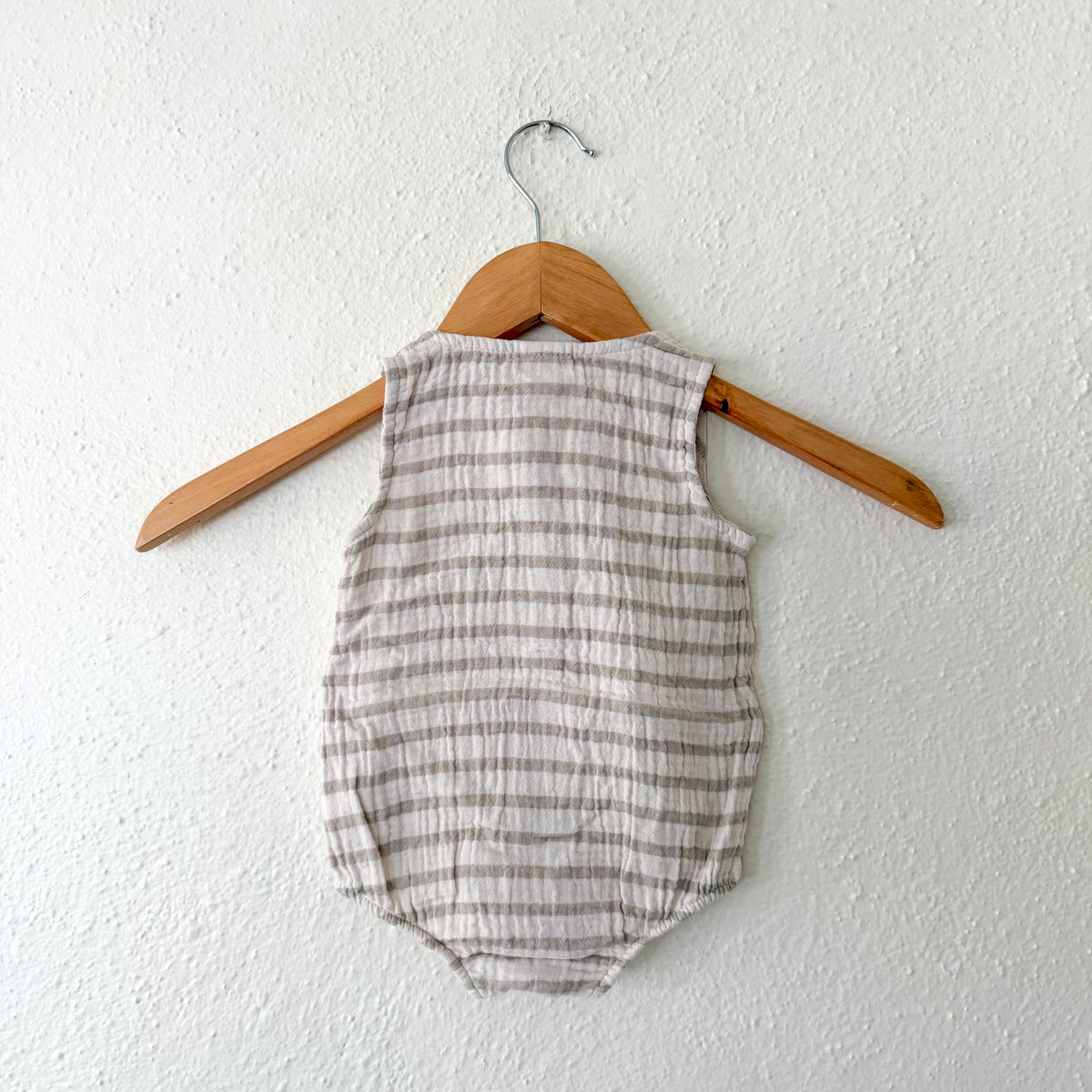 Cat & Jack Tan Cream Stripe Gauze Sleeveless Bubble Romper | 0-3m