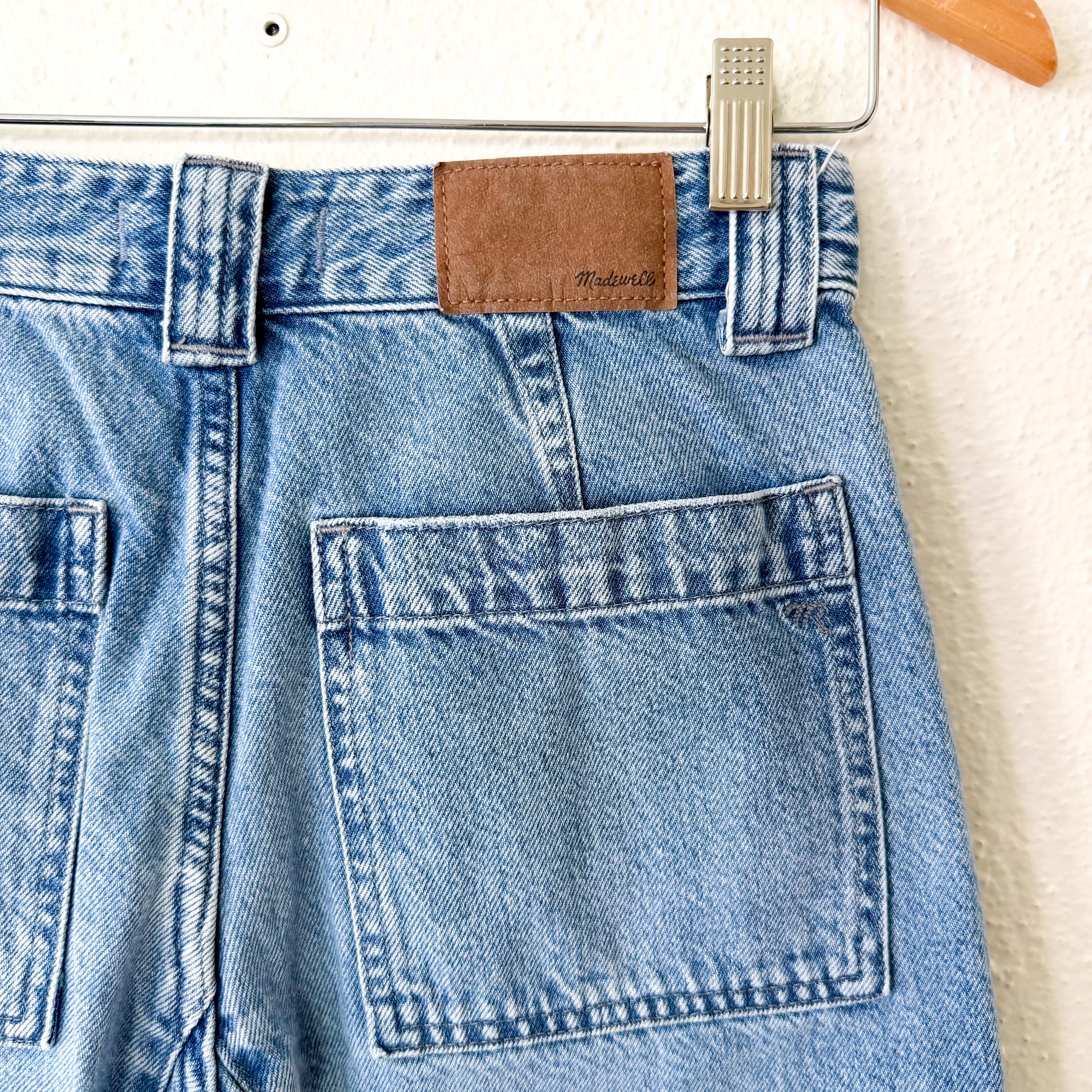 Madewell The Darted Barrel-Leg Utility Jeans in Riverbend Wash | 25