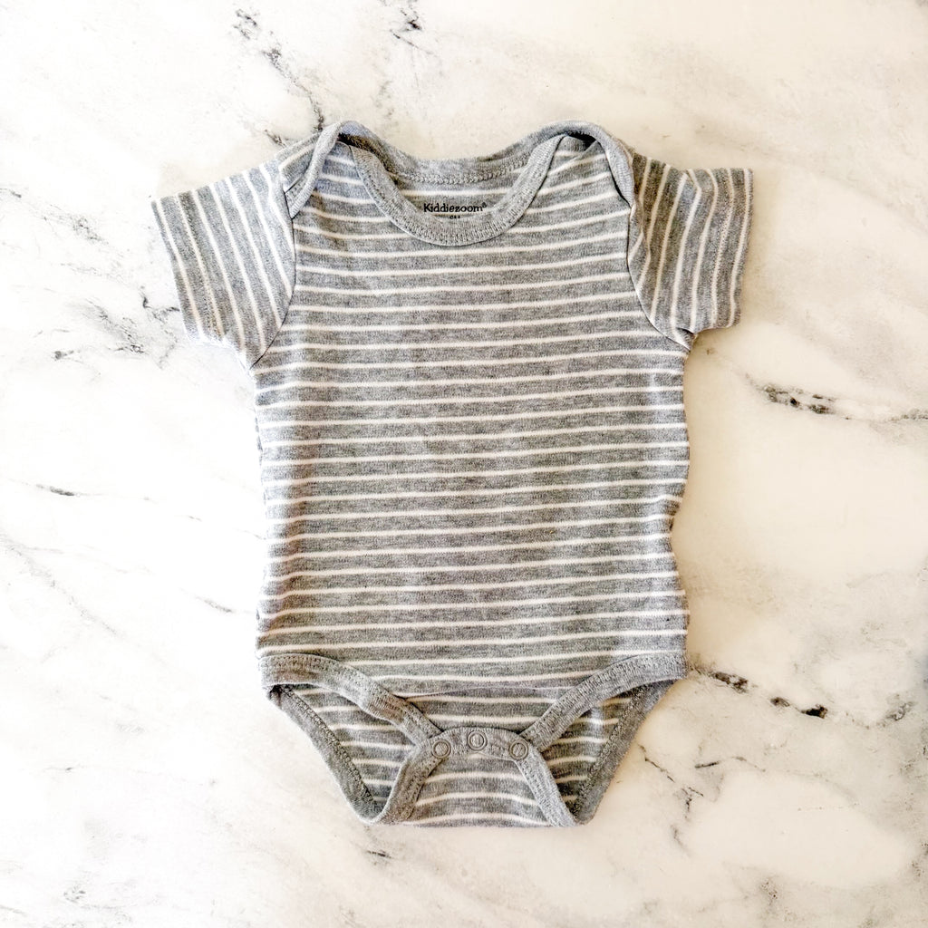 Kiddiezoom Grey White Stripe Bodysuit + Cloud Island Charcoal Gauze Burp Cloth Bundle | 3-6m
