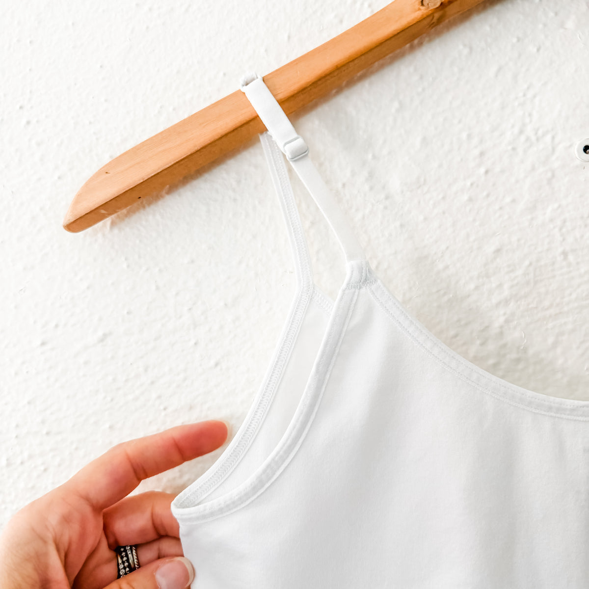 Nordstrom Seamless Layering Spaghetti Strap Tank Top in White, sz Med