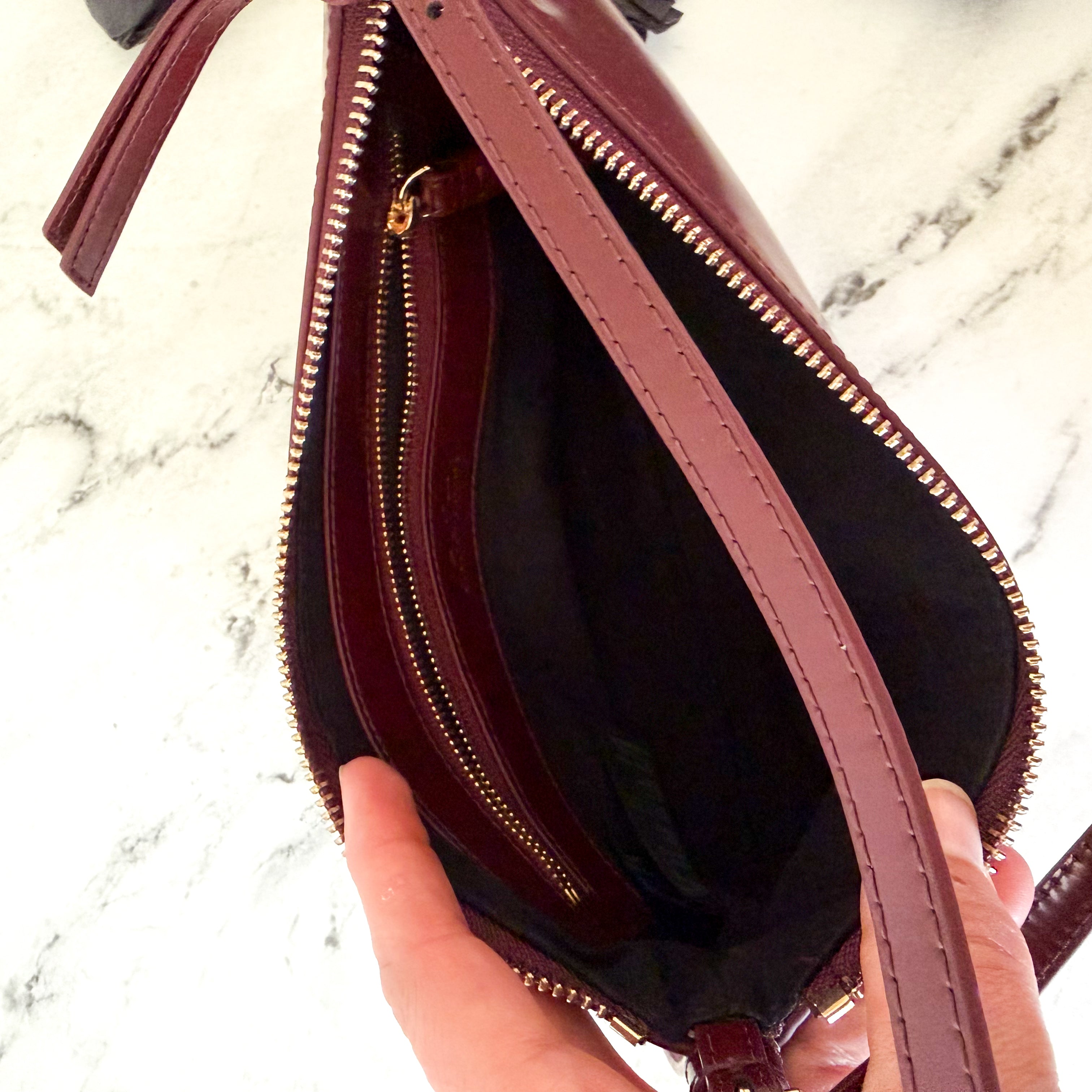& Other Stories Sleek Leather Shoulder Bag in Burgundy Oxblood