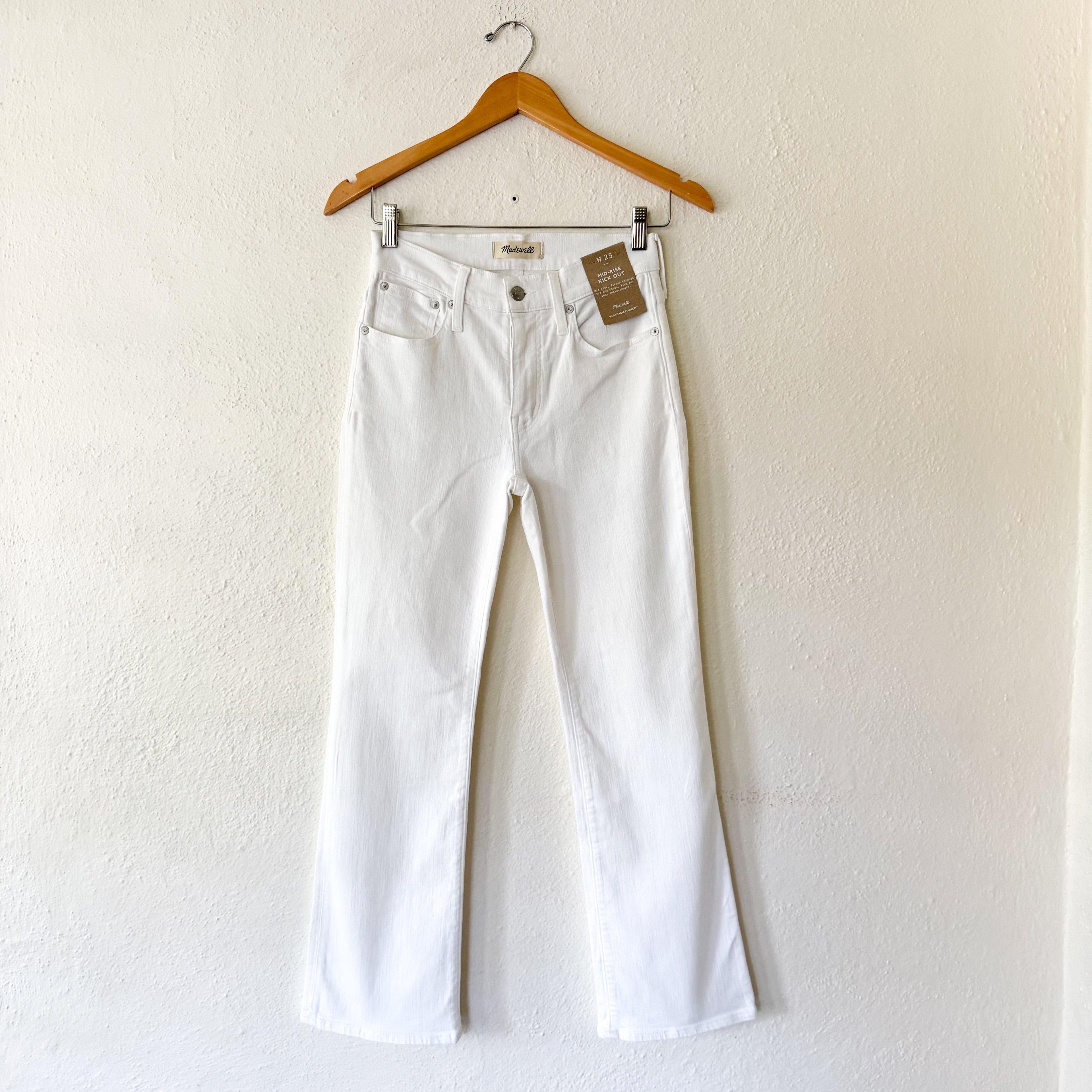 Madewell Mid-Rise Kick Out Crop Jeans in Pure White | 25