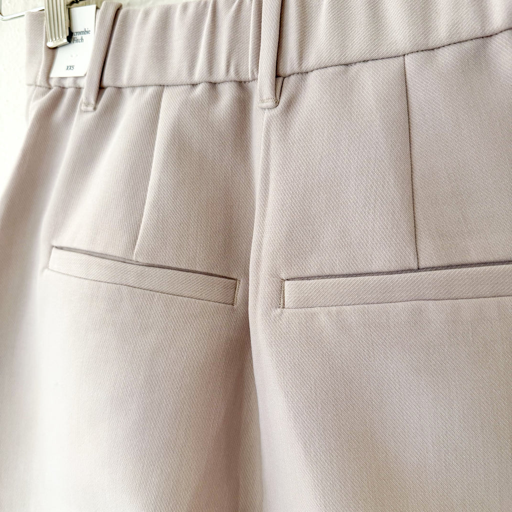 Abercrombie & Fitch High-Rise Tailored 5” Shorts in Beige | XXS