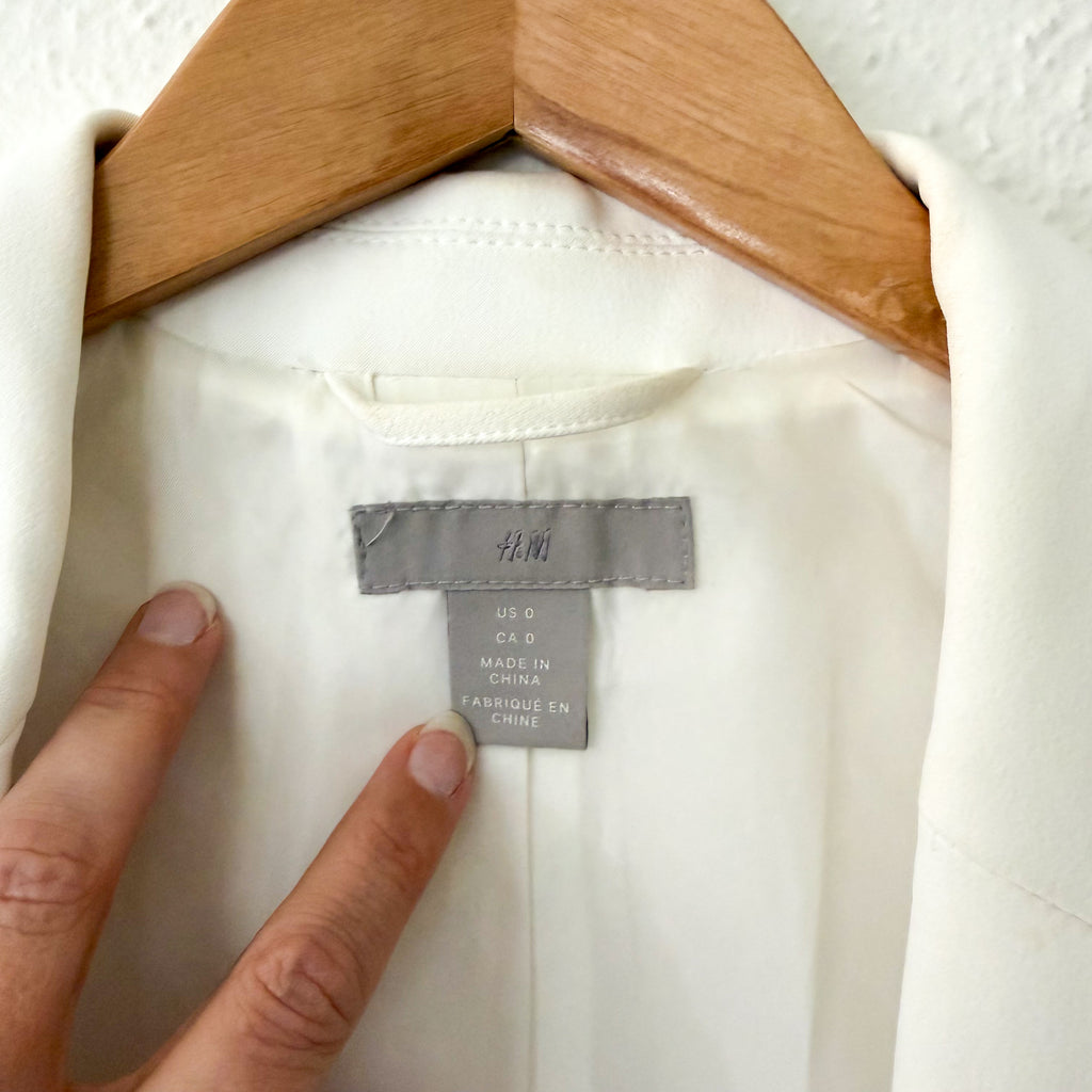 H&M Open Front Crepe Blazer in Cream | 0