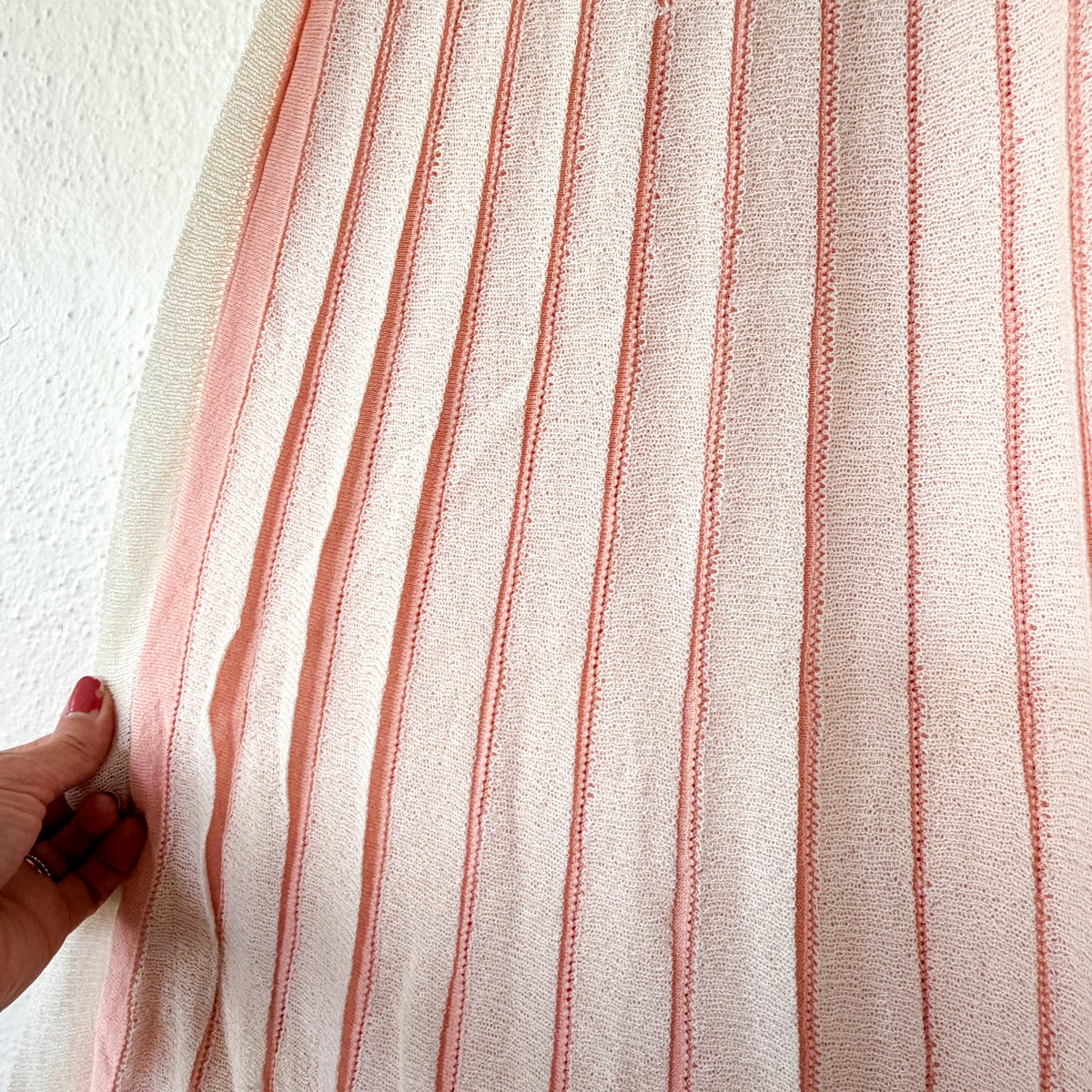 Tuckernuck Aime Stripe Pleated Knit Dress in Light Pink Stripe | XS