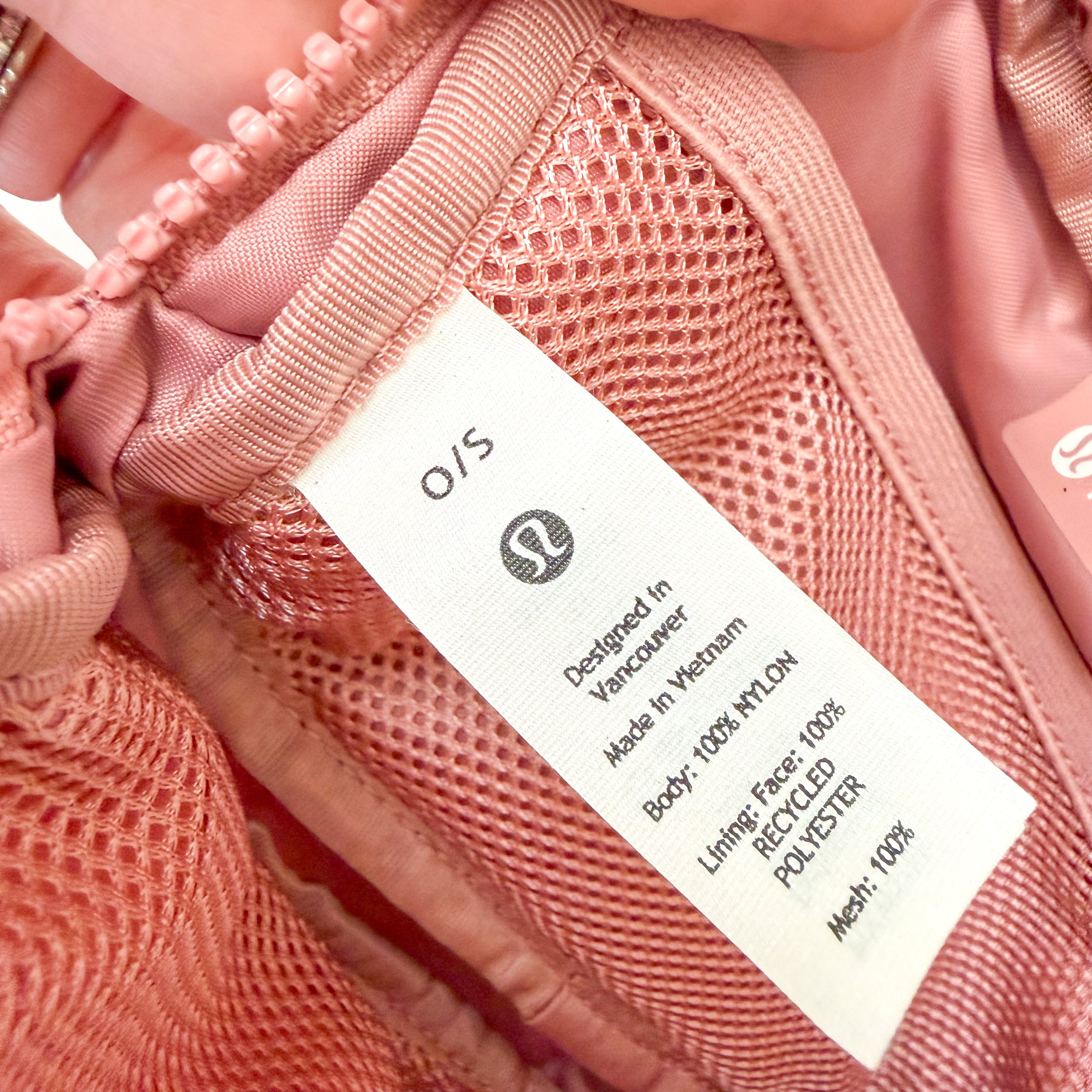Lululemon Everywhere Belt Bag 1L in Dusty Rose