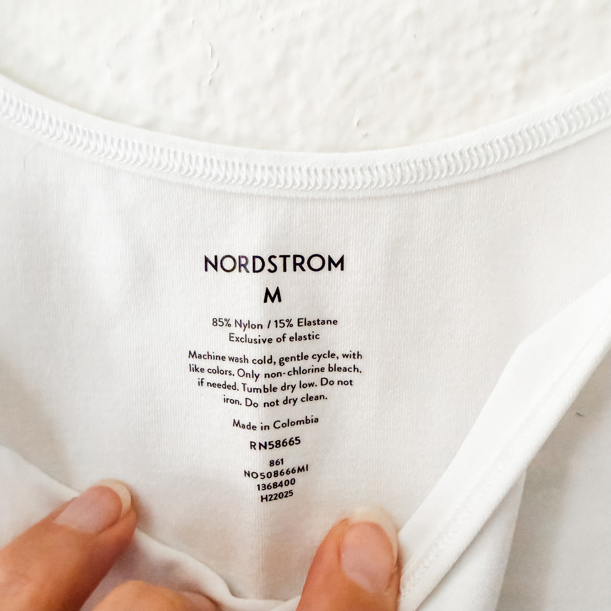 Nordstrom Seamless Layering Spaghetti Strap Tank Top in White, sz Med