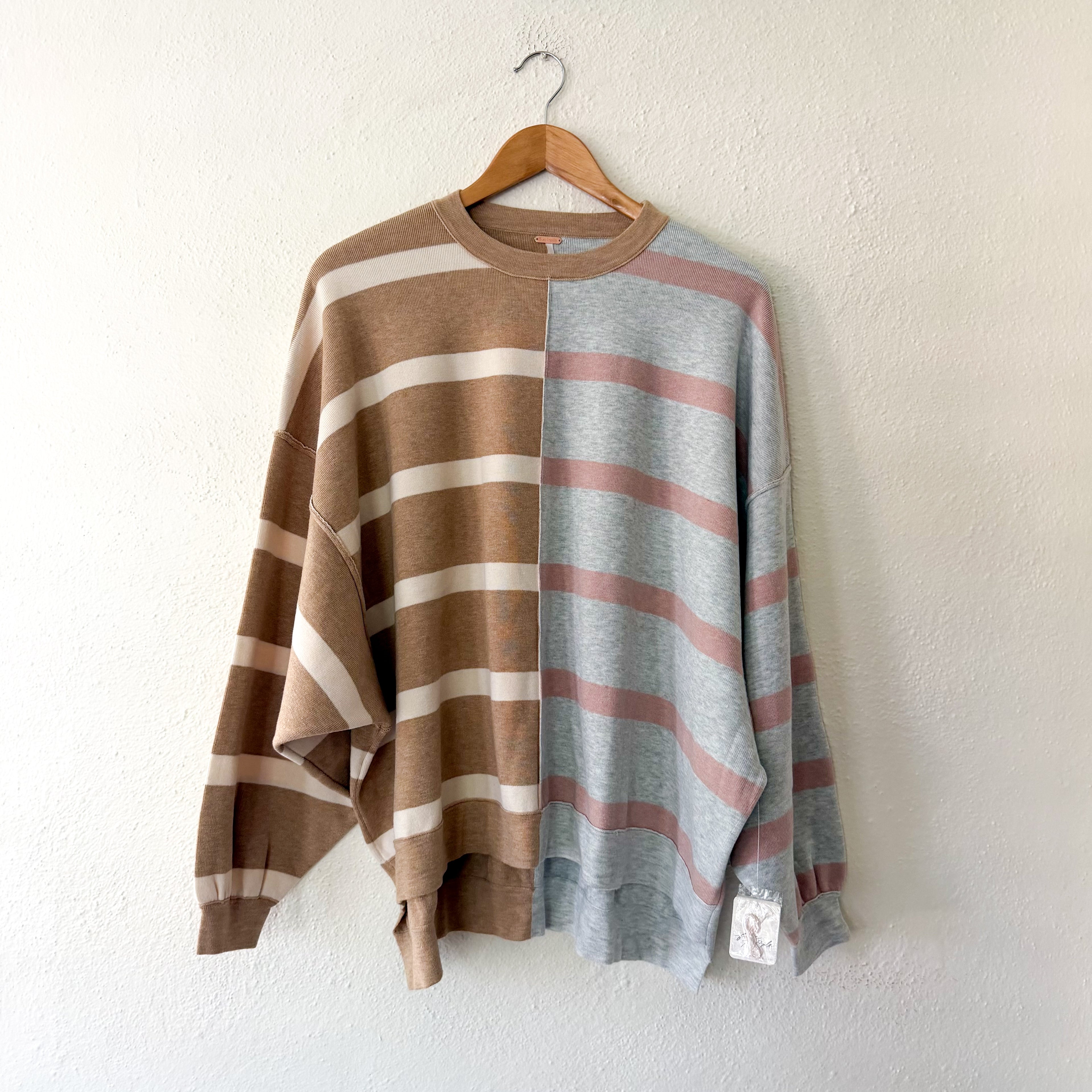 Free People Uptown Oversized Crewneck Pullover Sweatshirt in Camel Grey Combo | XS
