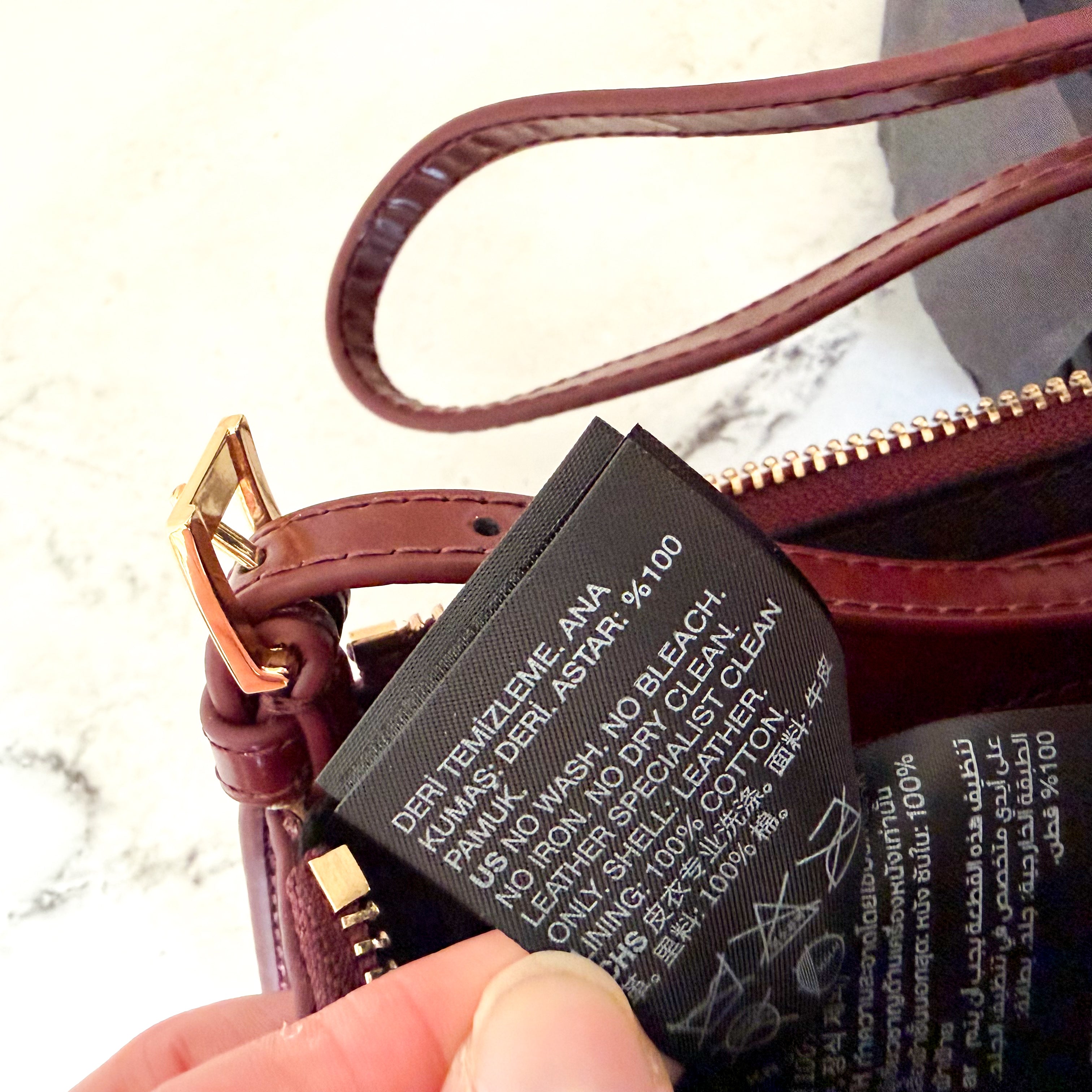 & Other Stories Sleek Leather Shoulder Bag in Burgundy Oxblood