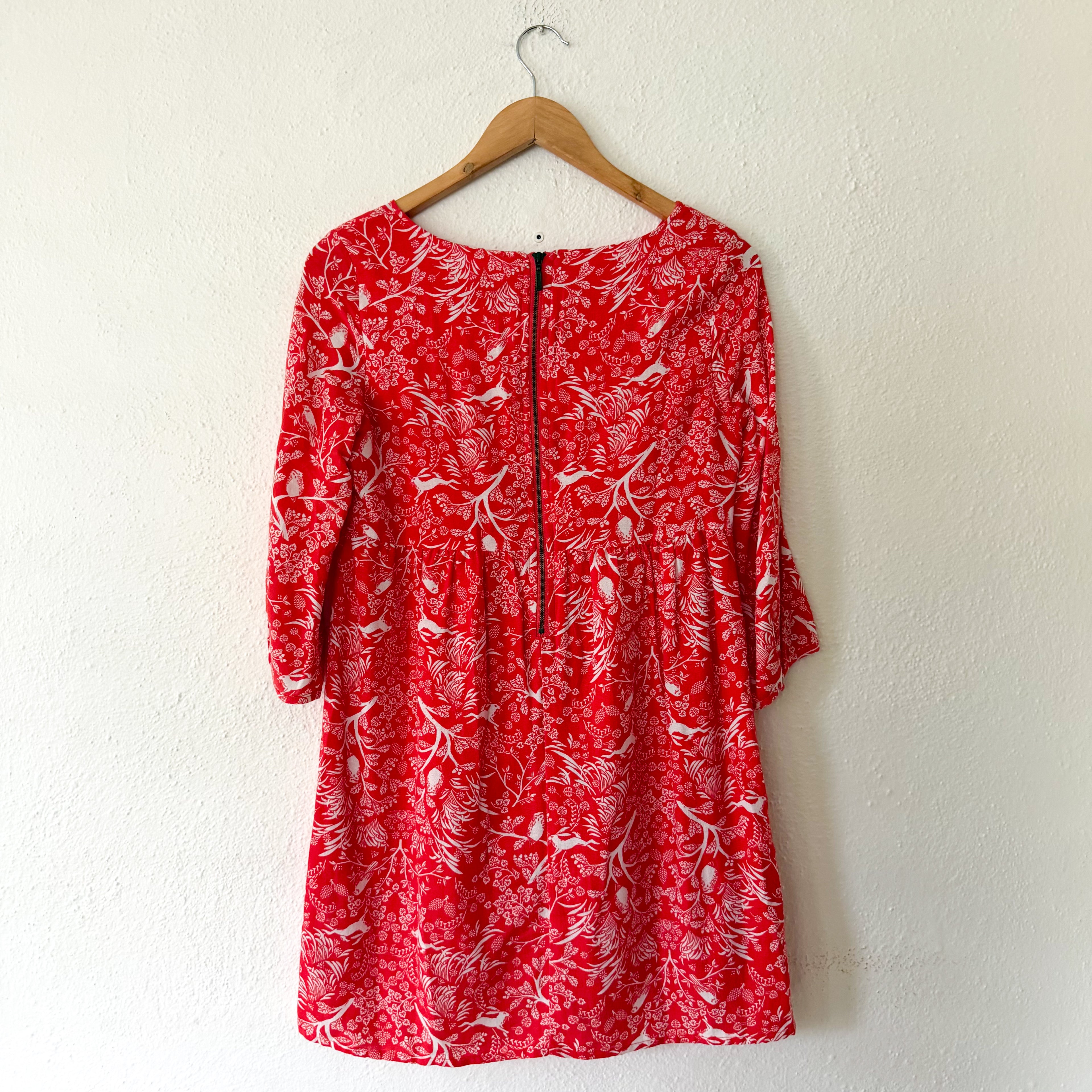 Old Navy Red Whimsical Flora & Fauna 3/4 Sleeve Shift Dress | XS