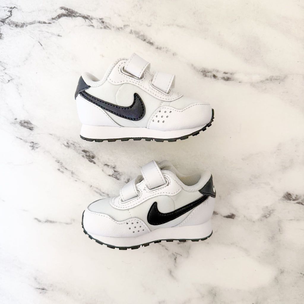 Nike Baby Valiant Velcro Sneaker in White Black | 3C