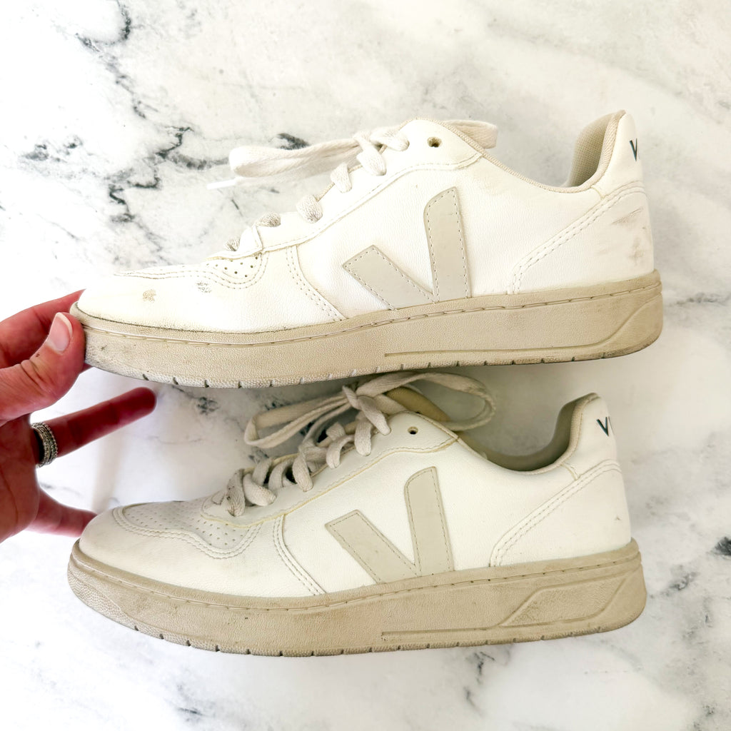 On Cloud Women’s Cloud 5 Sneakers in Terry/Glacier White | 6.5