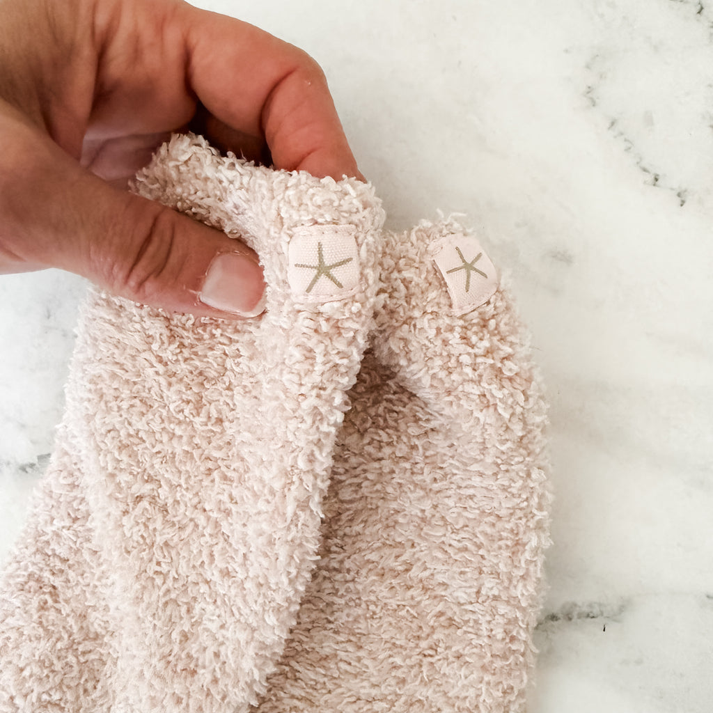 Barefoot Dreams CozyChic Heathered Socks in Heathered Dusty Rose White Marl | OS