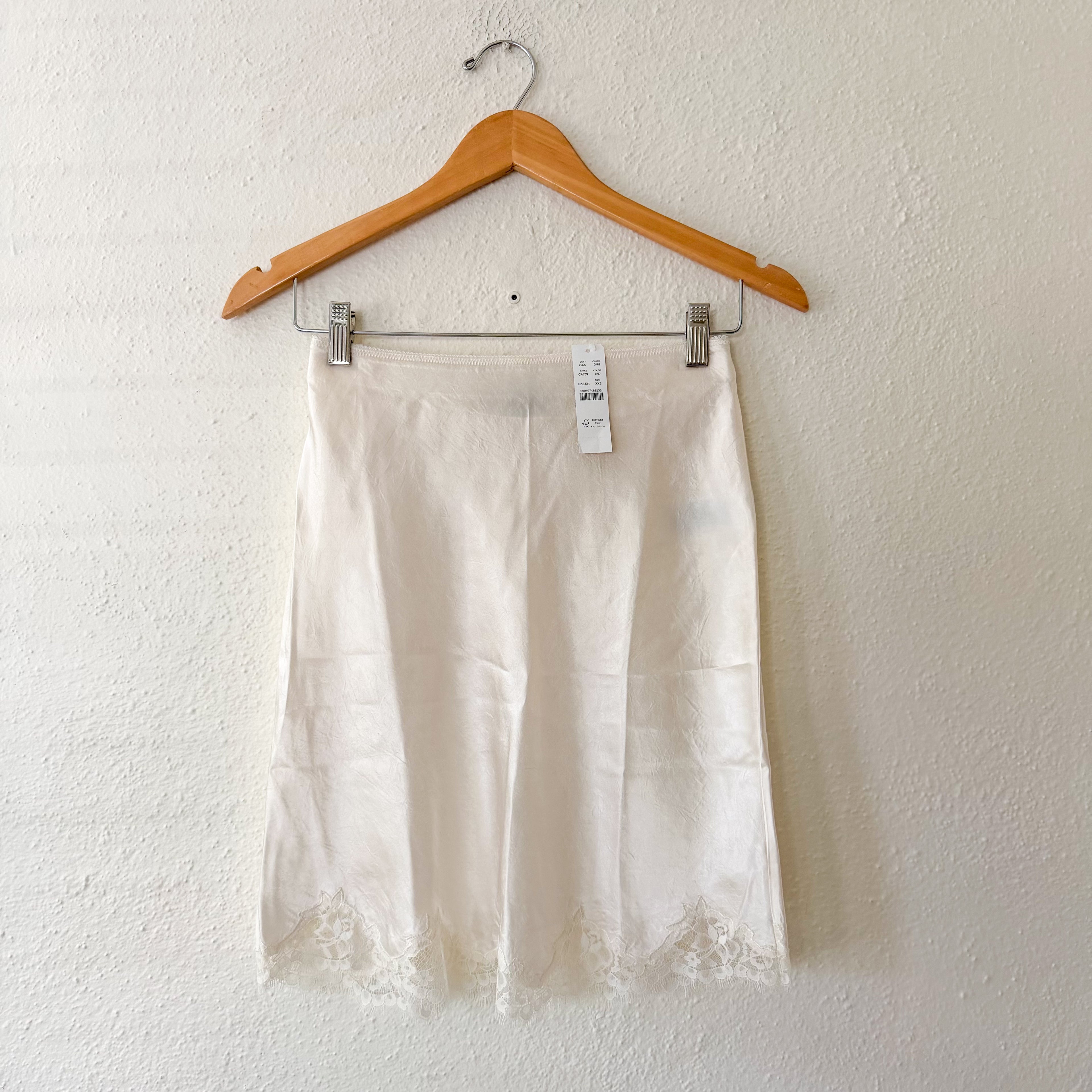 J.Crew Gwen Lace-Trim Slip Skirt in Textured Cream Satin | XXS