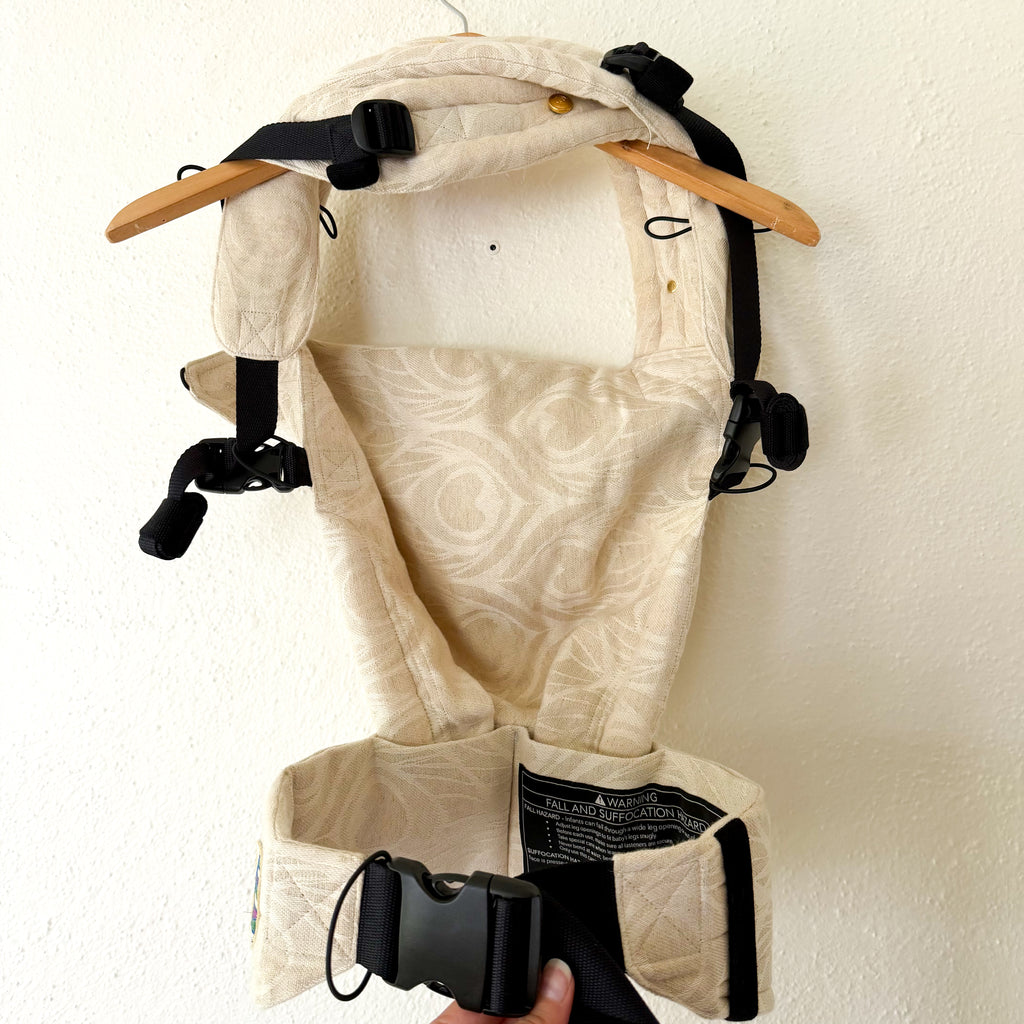 Artipoppe Zeitgeist Argus Linen Blend Carrier in Oat Cream