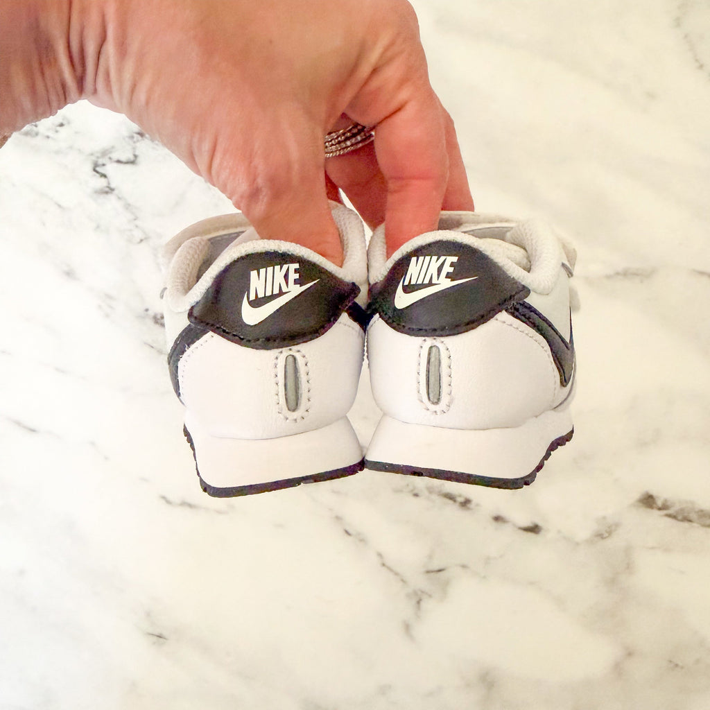 Nike Baby Valiant Velcro Sneaker in White Black | 3C