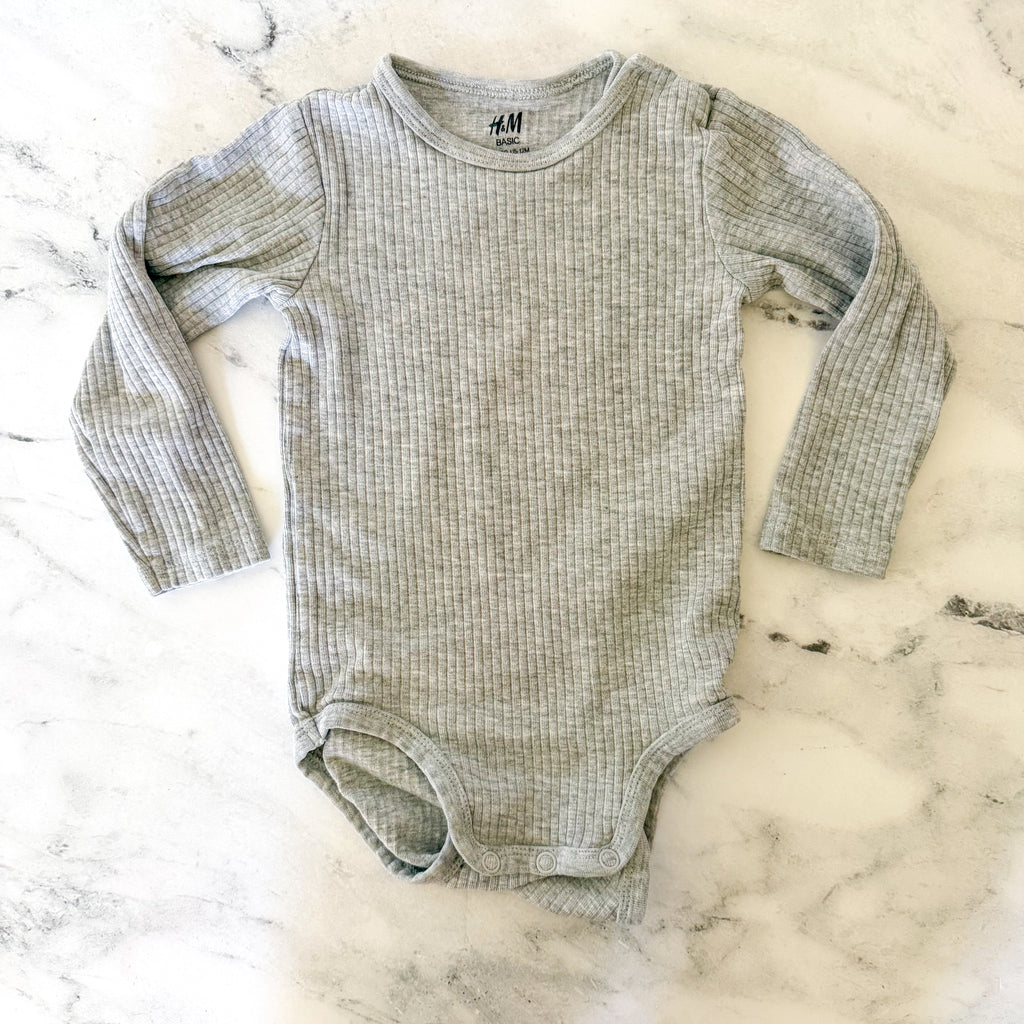 H&M Basics Heather Grey Ribbed Cotton Long Sleeve Bodysuit | 9-12m