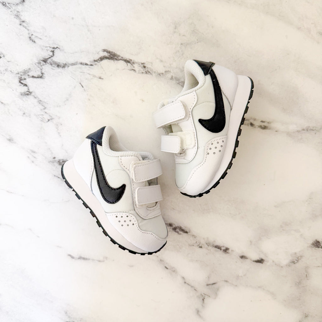 Nike Baby Valiant Velcro Sneaker in White Black | 3C