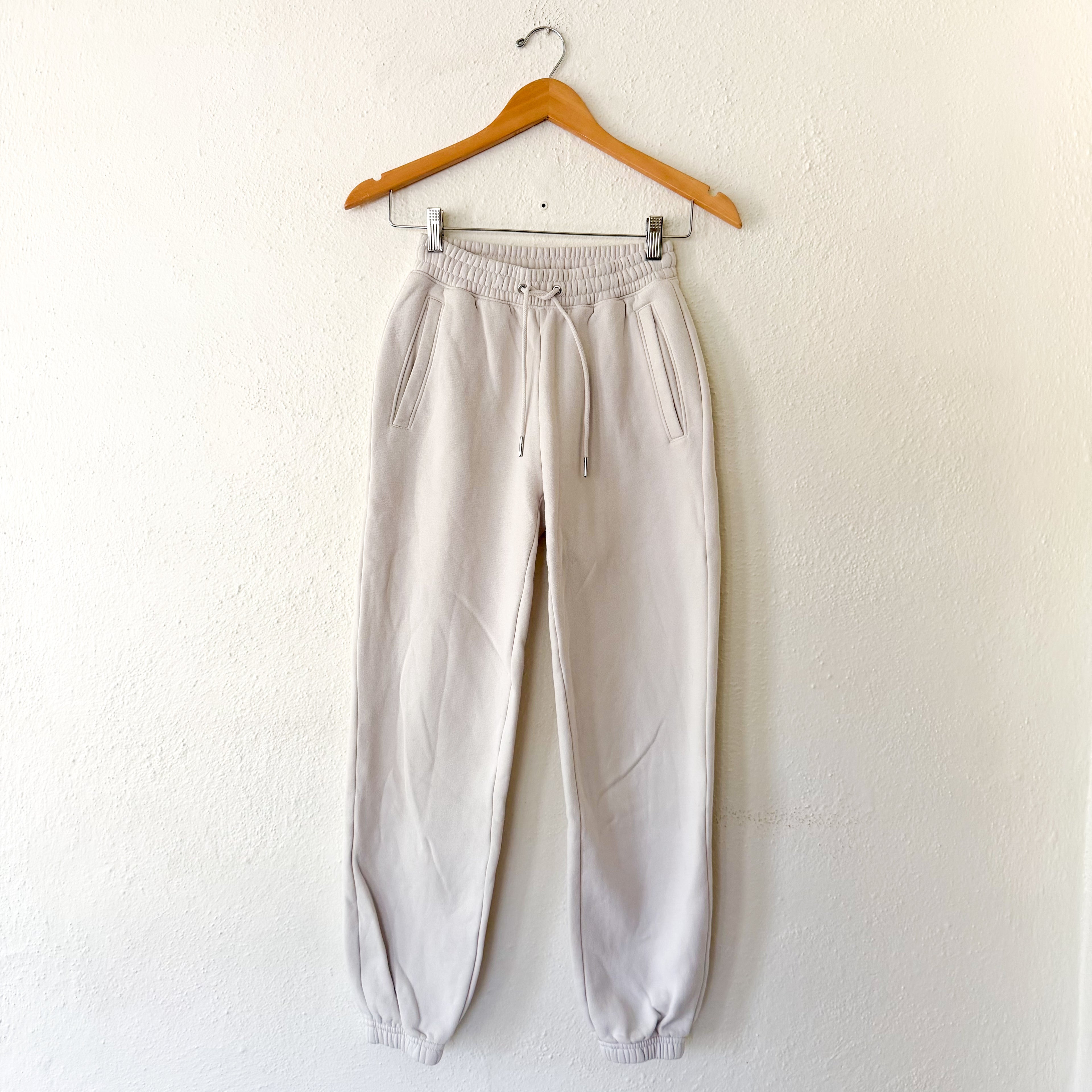 Abercombie & Fitch Sunday Sweatpant Jogger in Cream | XXS