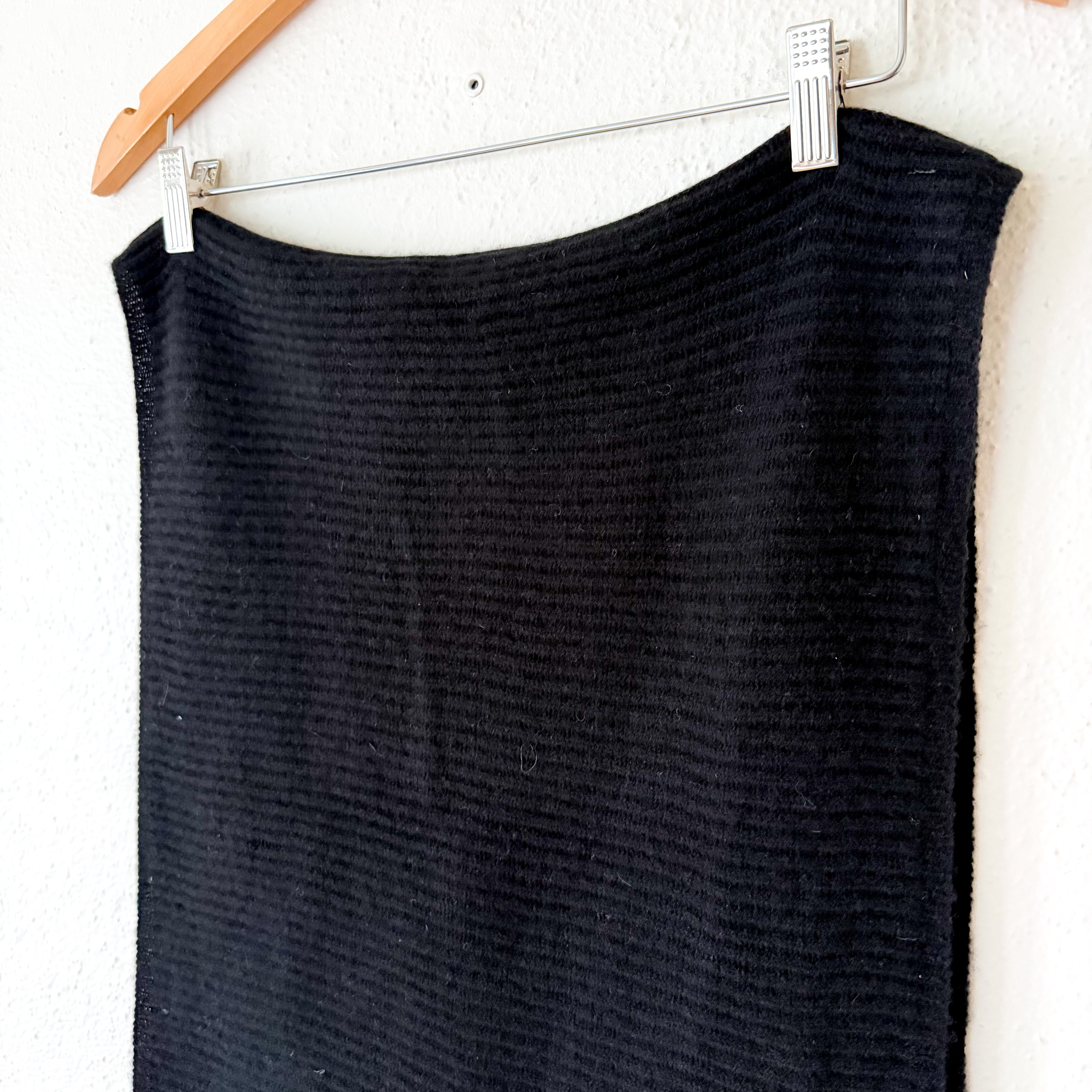 COS 100% Cashmere Black Ribbed Knit Shawl Scarf