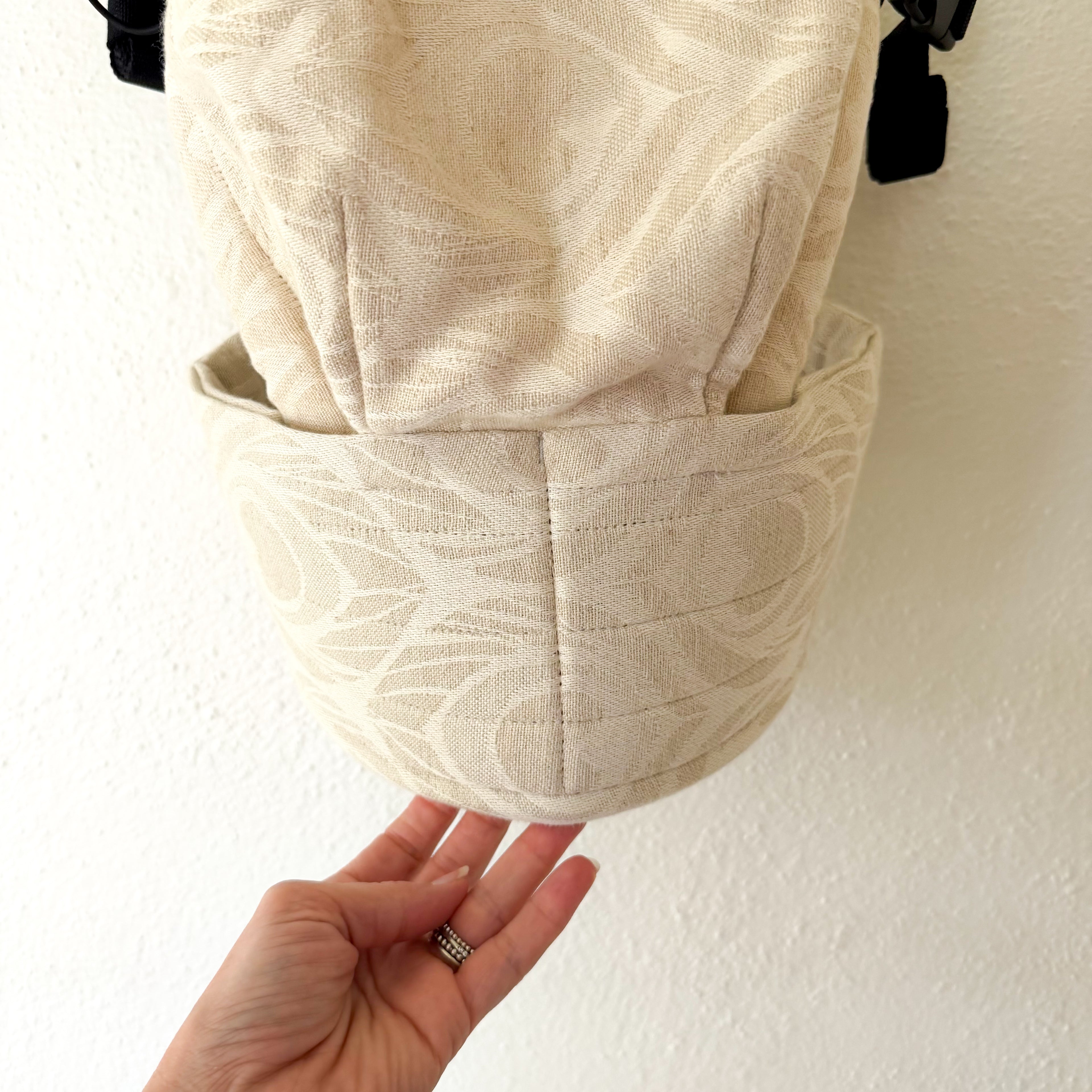 Artipoppe Zeitgeist Argus Linen Blend Carrier in Oat Cream