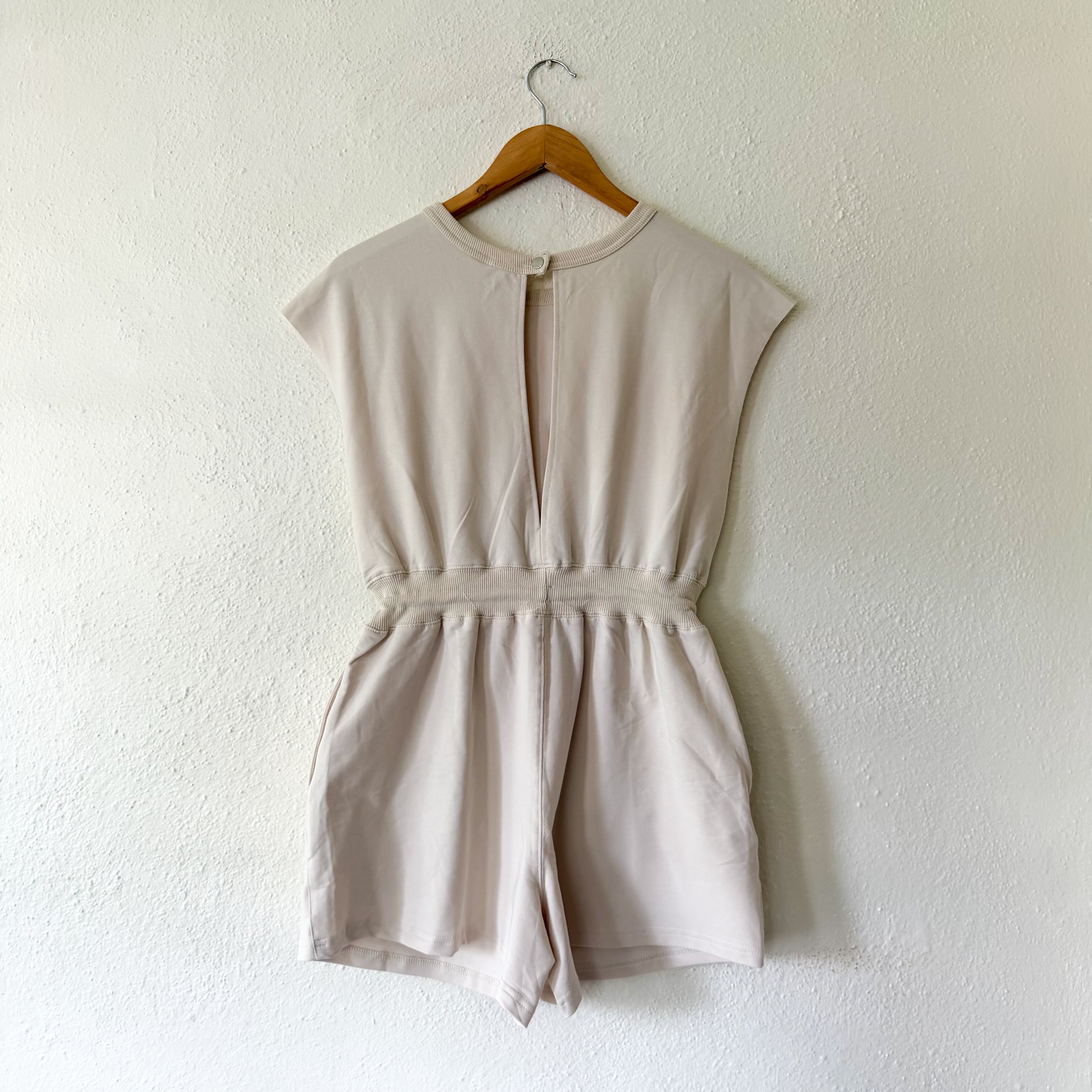 Womens Cream Throw & Go Shortsie Dupe Knit Muscle Sleeve Top Romper | S