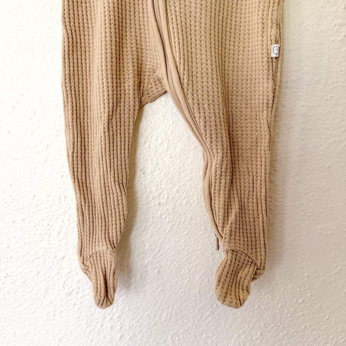Mori Organic Cotton Tan Waffle Weaver 2 Way Zipper Footed Sleeper | 3-6m