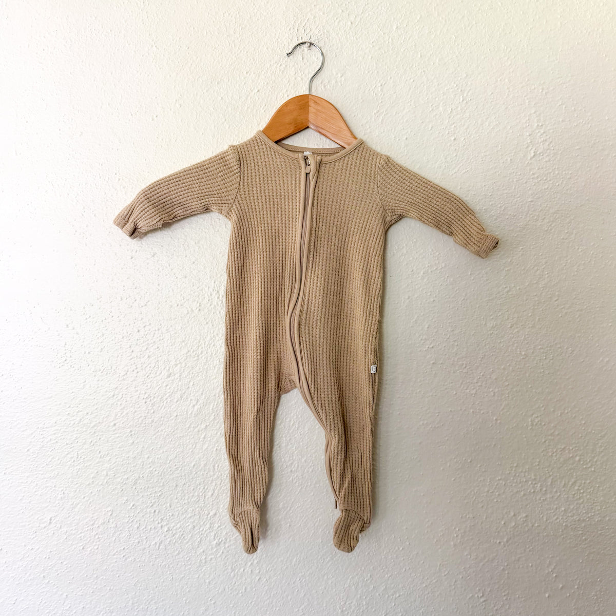 Mori Organic Cotton Tan Waffle Weaver 2 Way Zipper Footed Sleeper | 3-6m