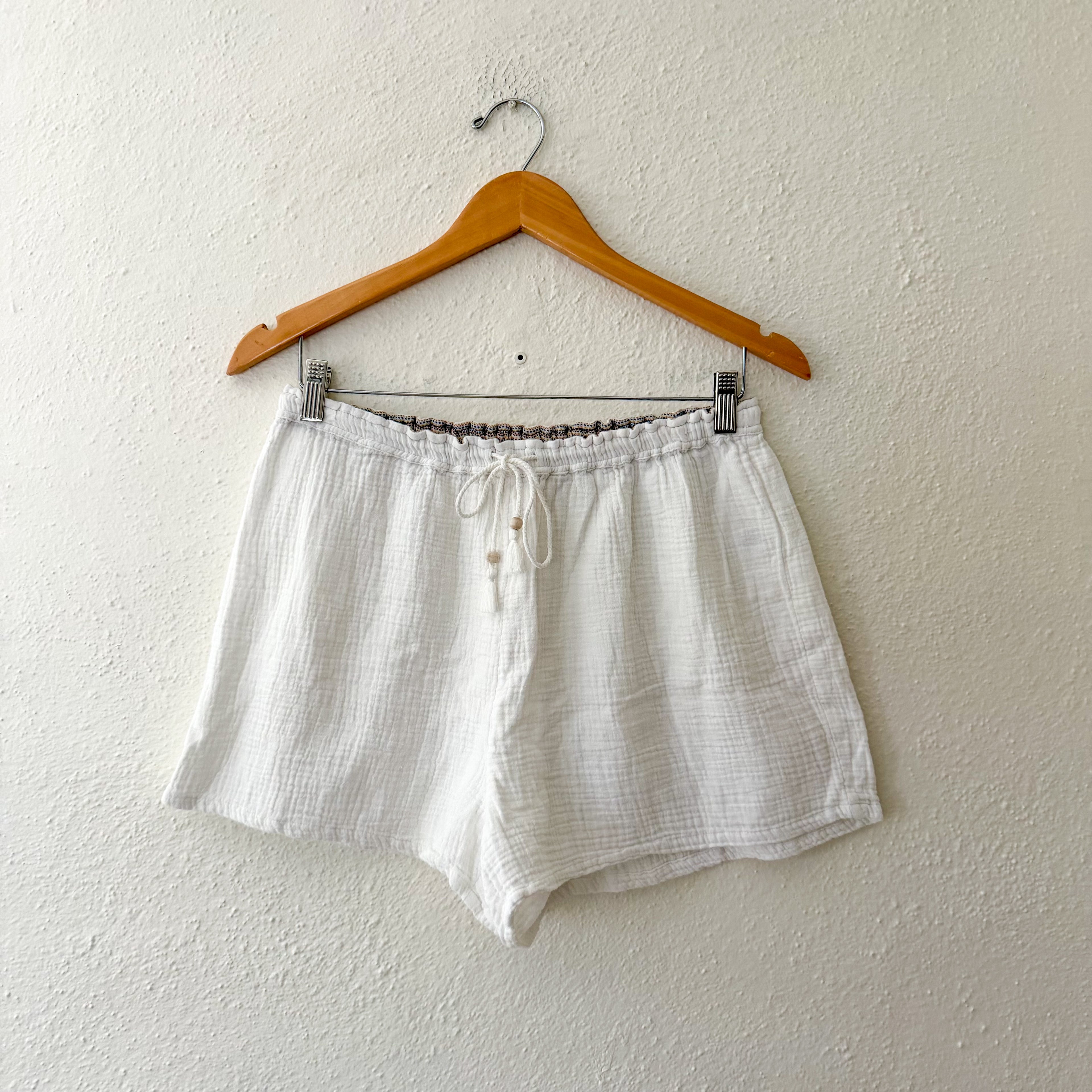Faherty White Dream Cotton Gauze Beach Shorts in White | S