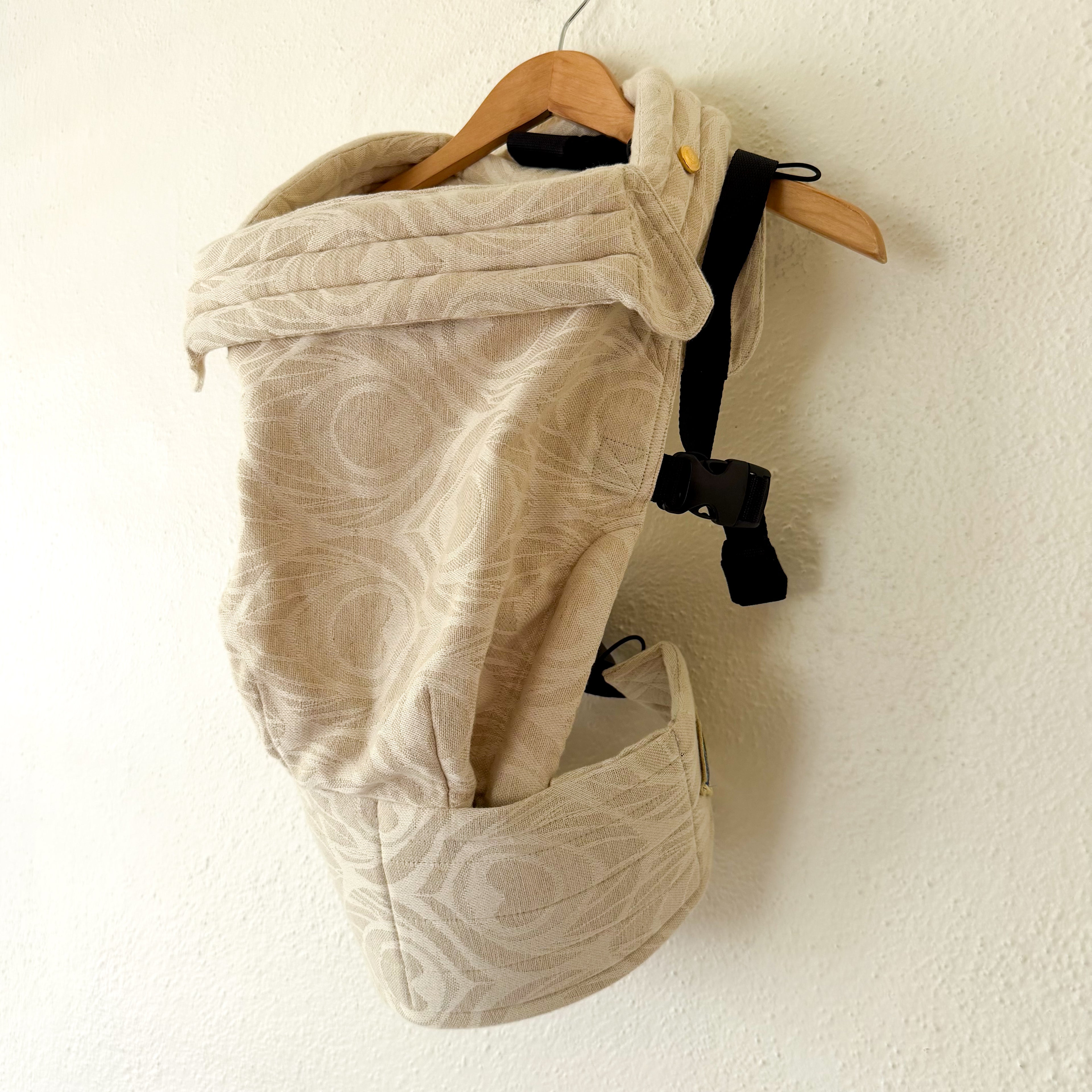 Artipoppe Zeitgeist Argus Linen Blend Carrier in Oat Cream