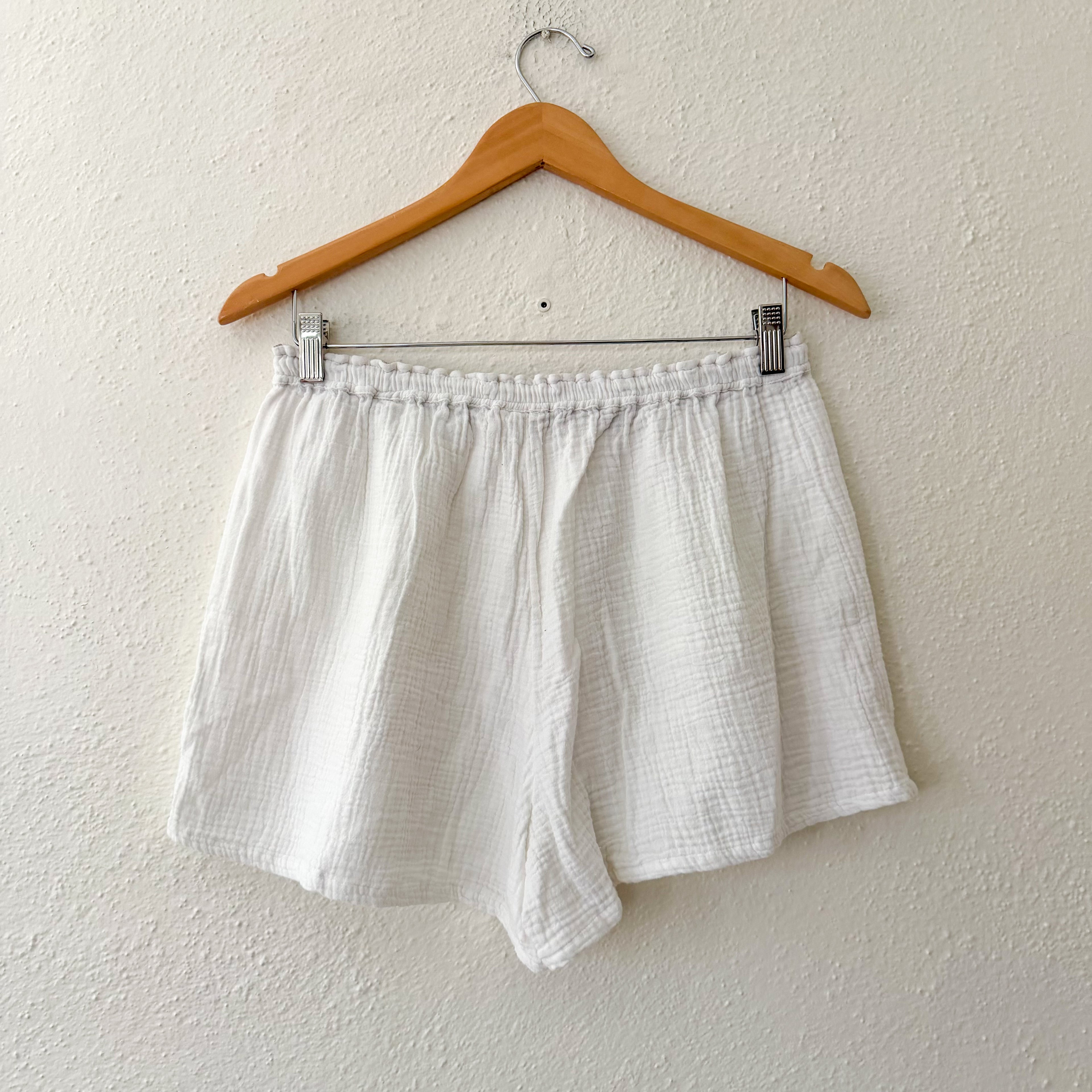 Faherty White Dream Cotton Gauze Beach Shorts in White | S