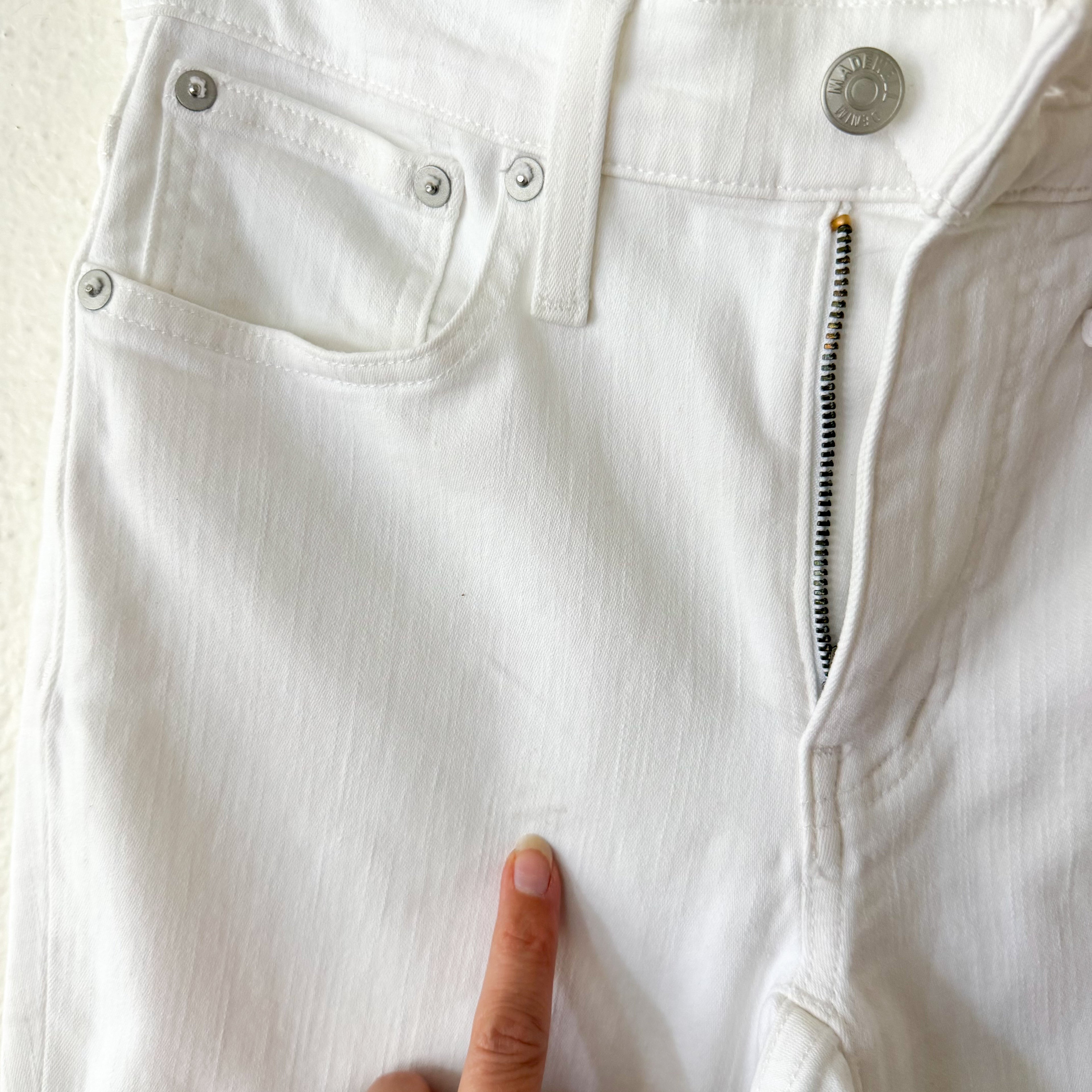 Madewell Mid-Rise Kick Out Crop Jeans in Pure White | 24