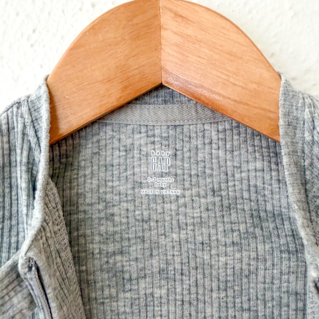 Baby Gap Heather Grey Ribbed Texture 2-Way Zipper Footed Sleeper | 0-3m