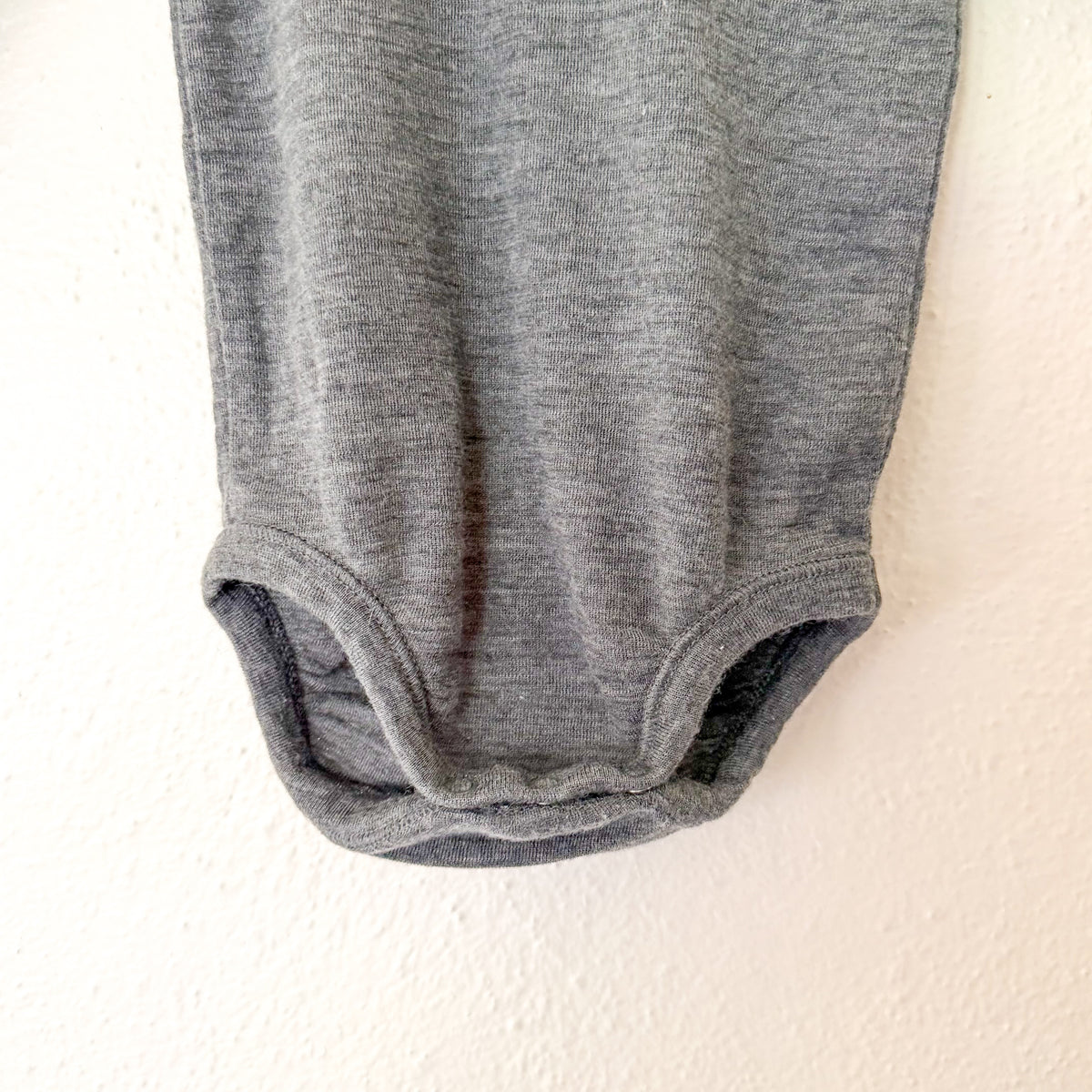H&M 100% Washable Wool Charcoal Long Sleeve Bodysuit | 9-12m
