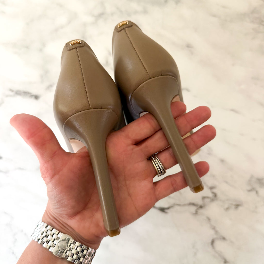 MICHAEL Michel Kors Womens Birch Amara Taupe Leather Pointed Toe Pump | 6.5