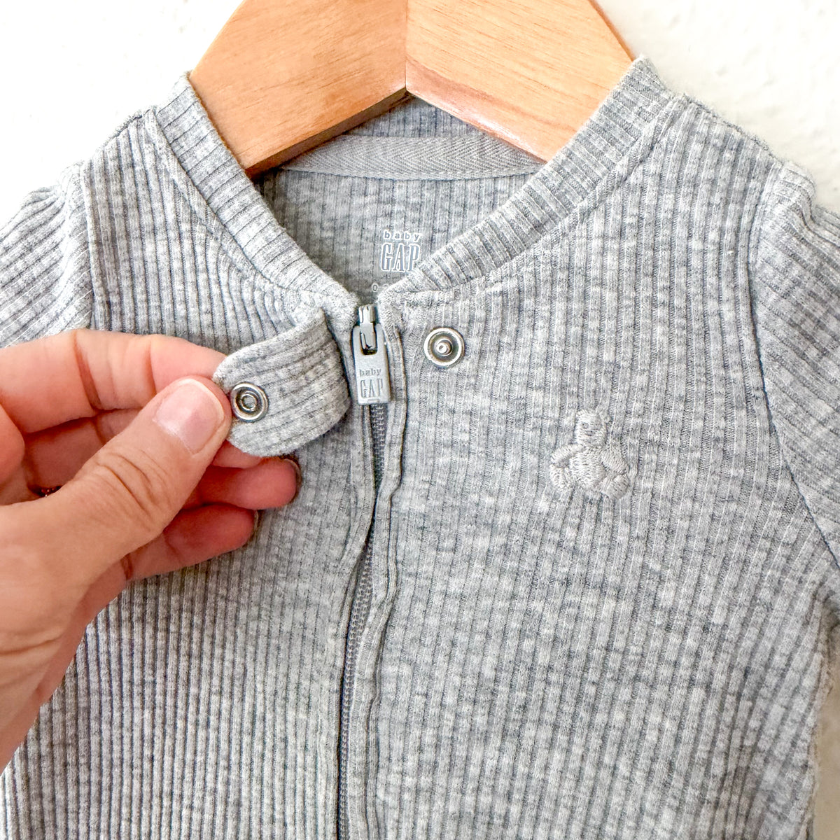 Baby Gap Heather Grey Ribbed Texture 2-Way Zipper Footed Sleeper | 0-3m