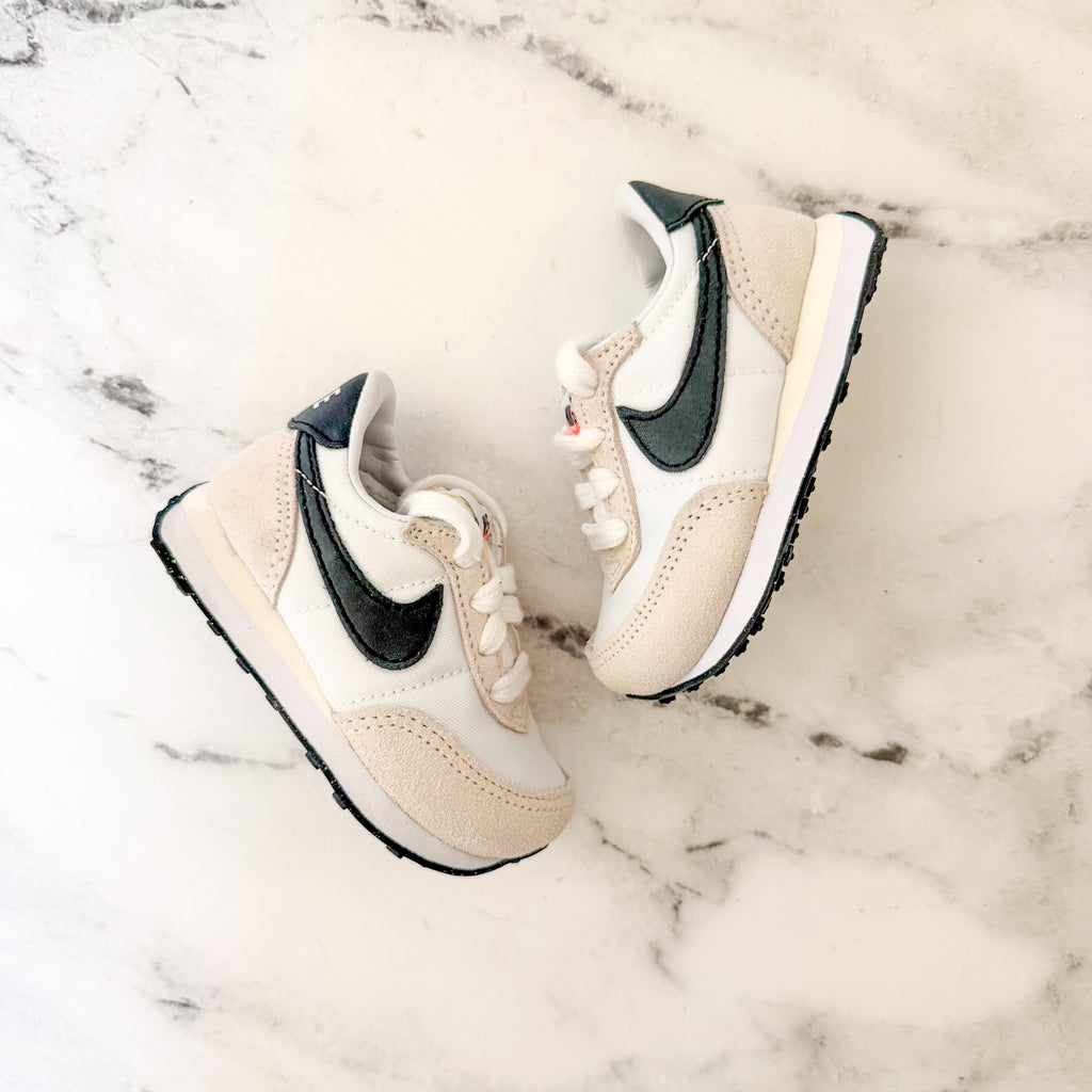 Nike Baby Waffle Trainer 2 in White Sail Black | 3C